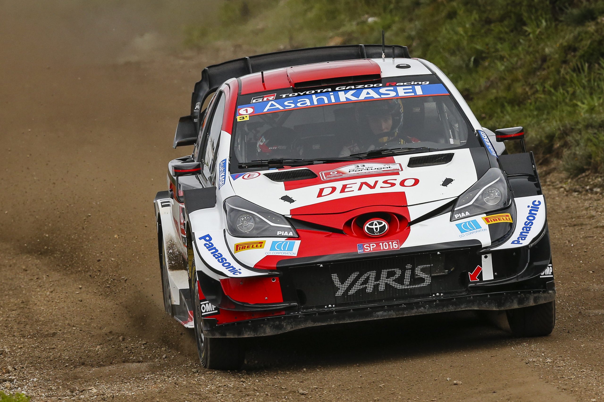 Elfyn Evans chega ao último dia na liderança do Rali de Portugal