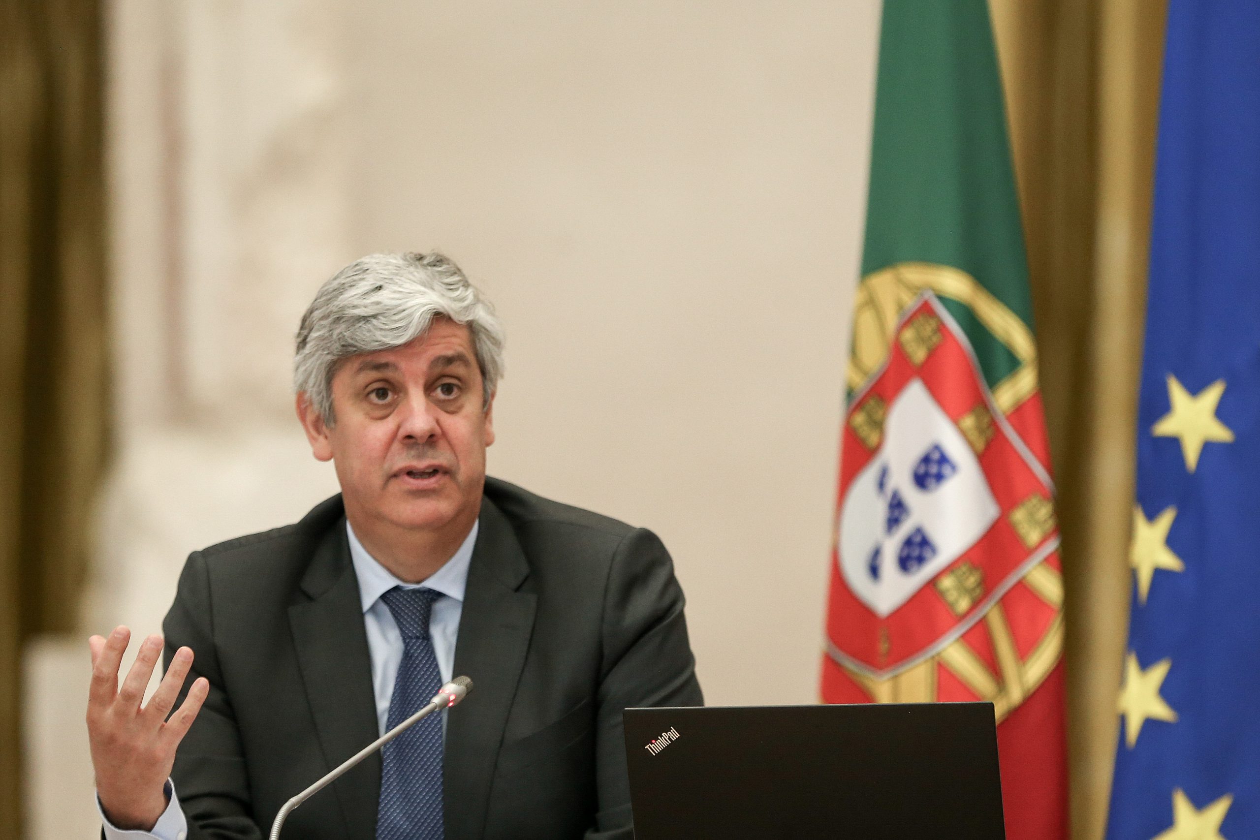 Centeno defende que “eternizar” moratórias de crédito “é negativo”