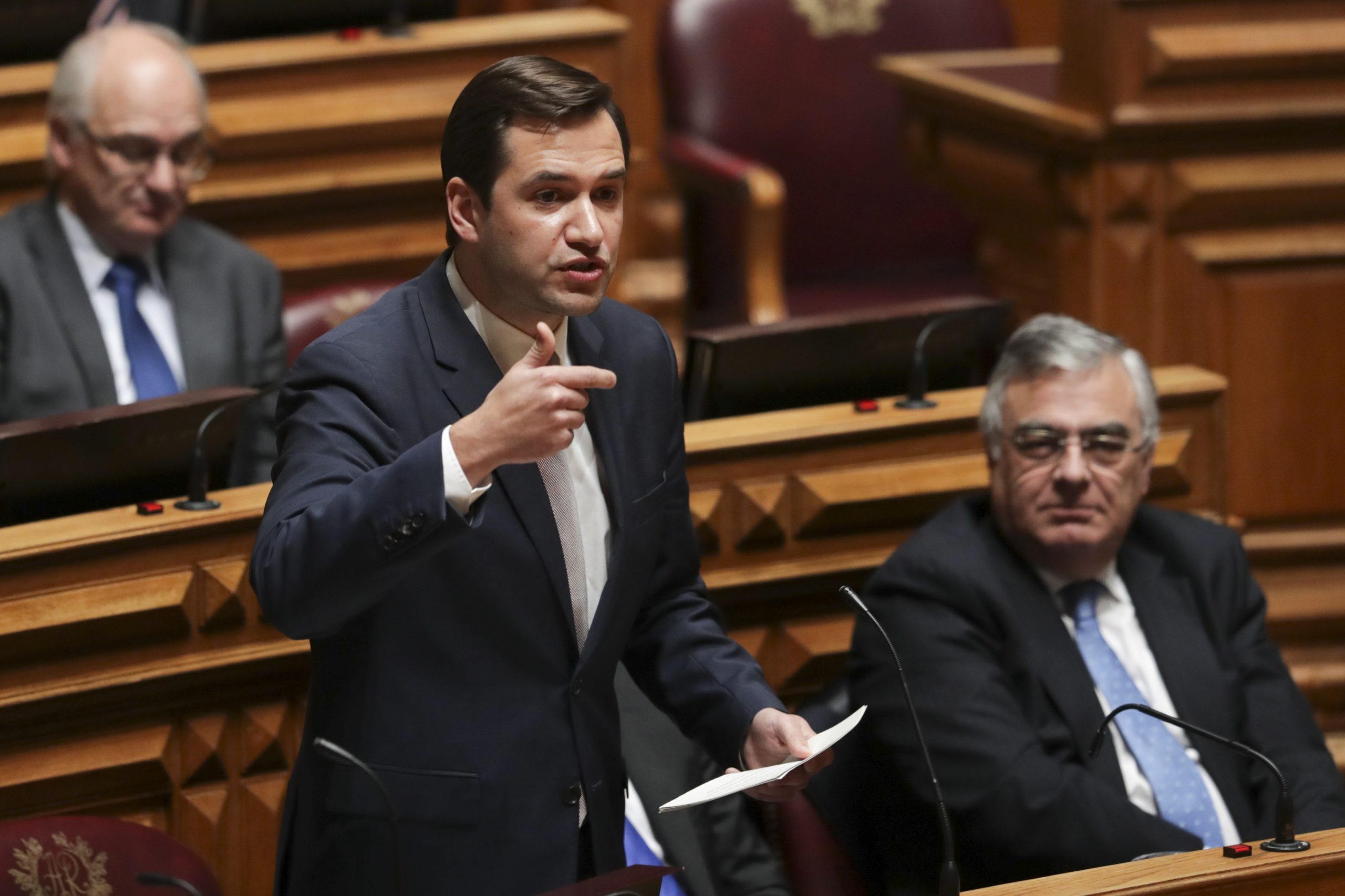 PSD acusa Governo PS de pôr em causa”existência futura do SNS” e defende resiliência dos profissionais