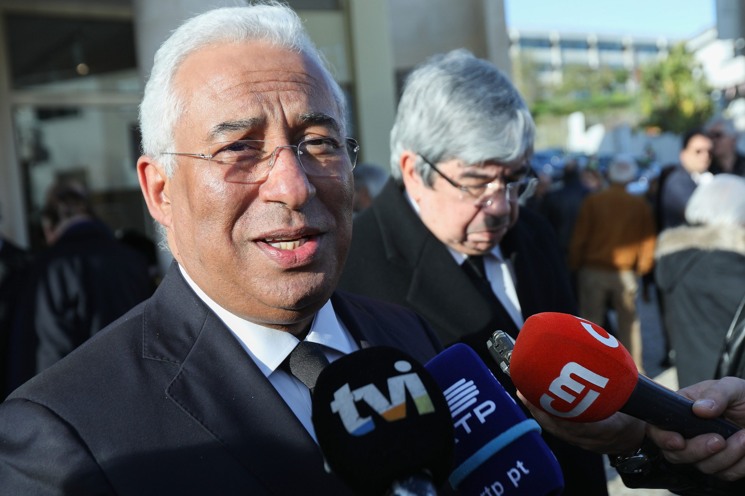 António Costa reitera a Rajoy apoio de Portugal a candidatura de Luis de Guindos ao BCE
