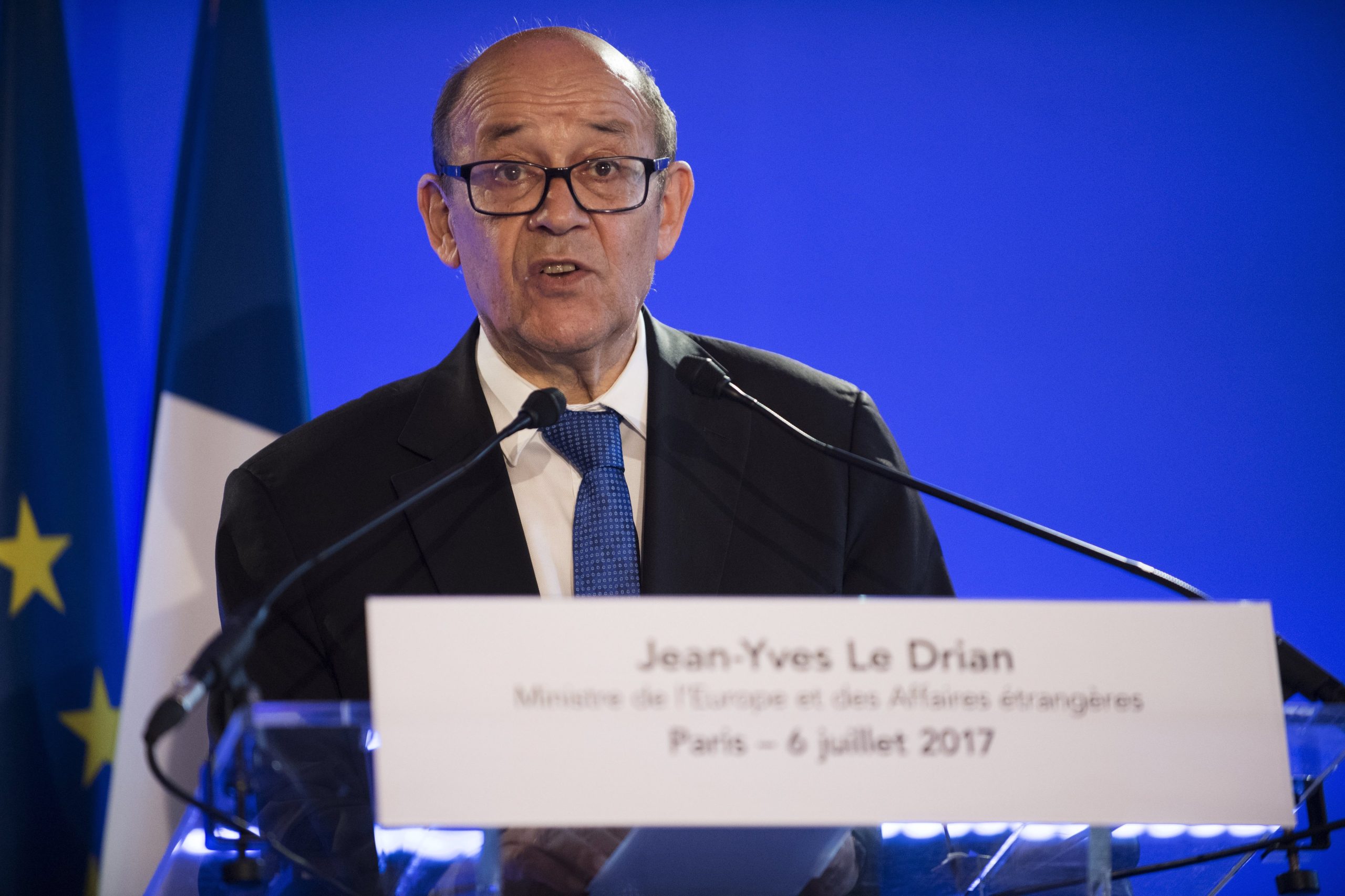 Chefe da diplomacia francesa visita países do Golfo para apaziguar relações com Qatar