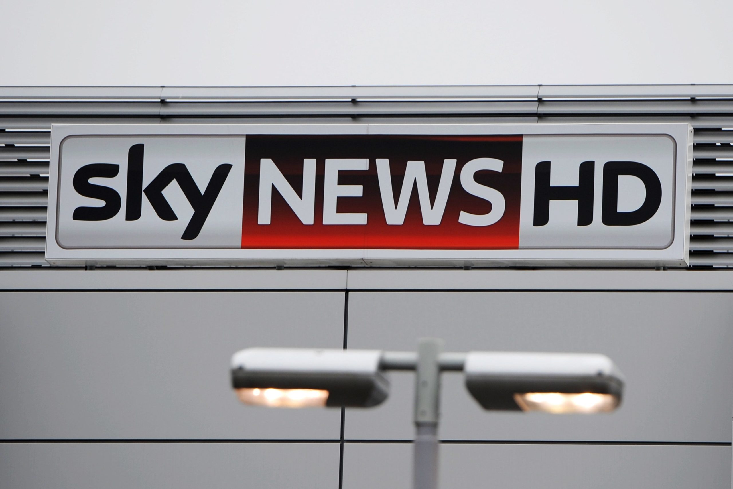 Governo britânico dá ‘luz verde’ à compra da Sky pela Fox