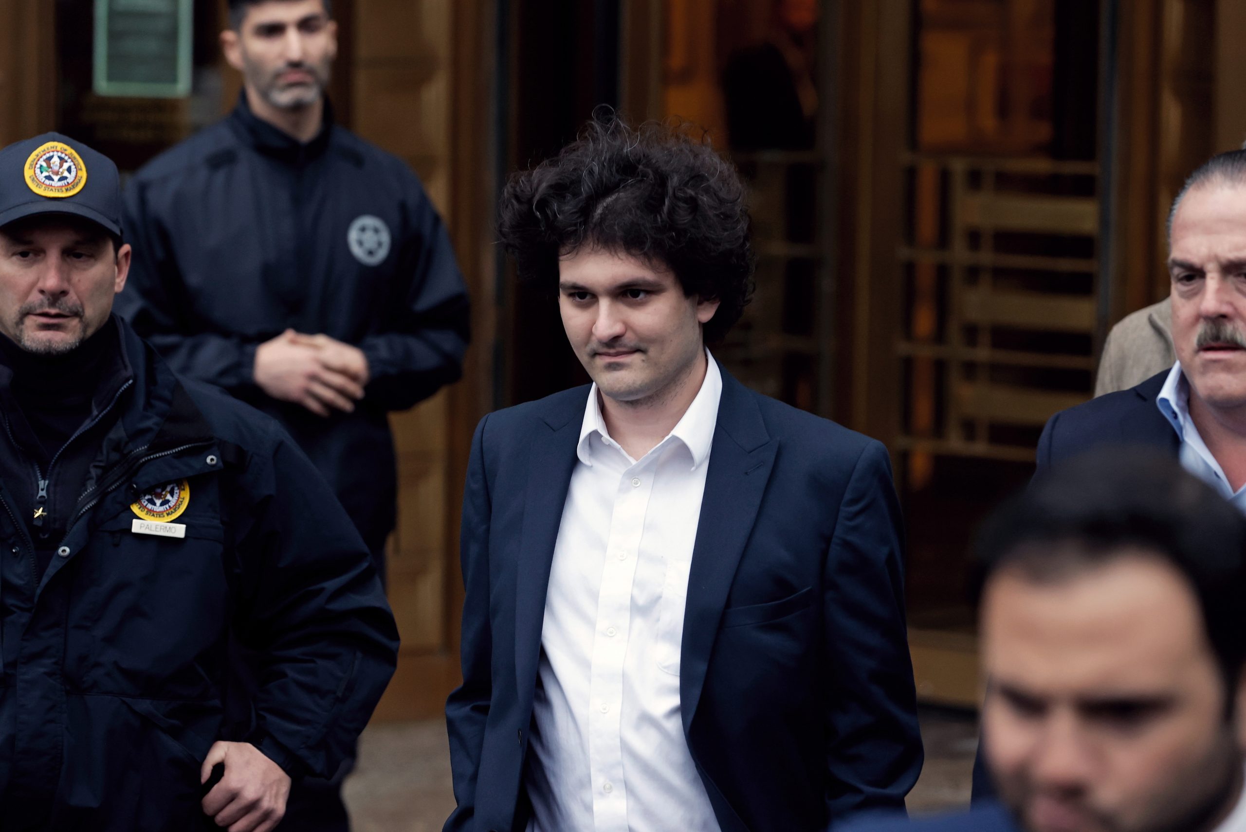 Começa julgamento contra o fundador da plataforma FTX Sam Bankman-Fried