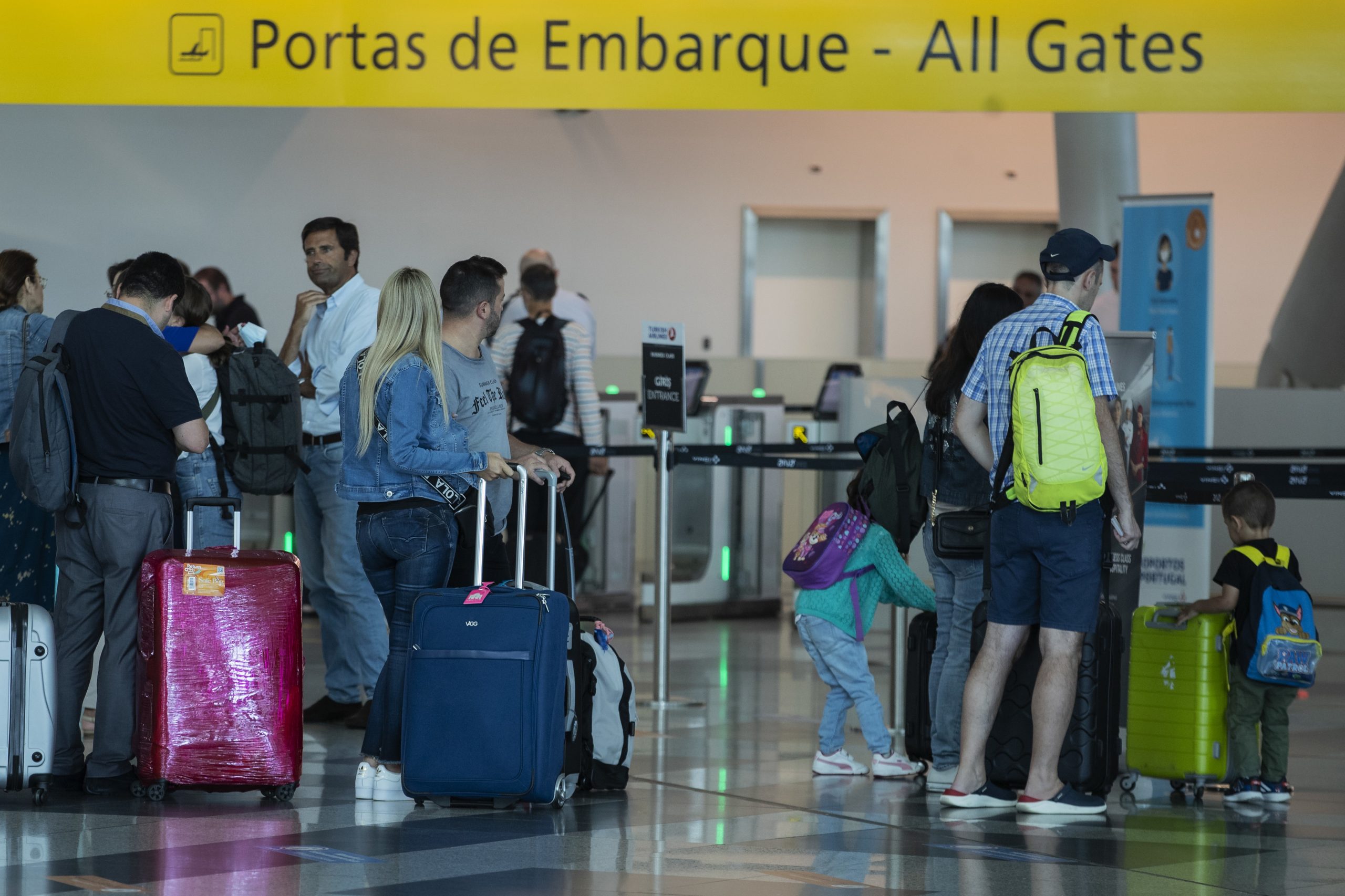 Aeroporto do Porto atinge pela primeira vez 15 milhões de passageiros num ano