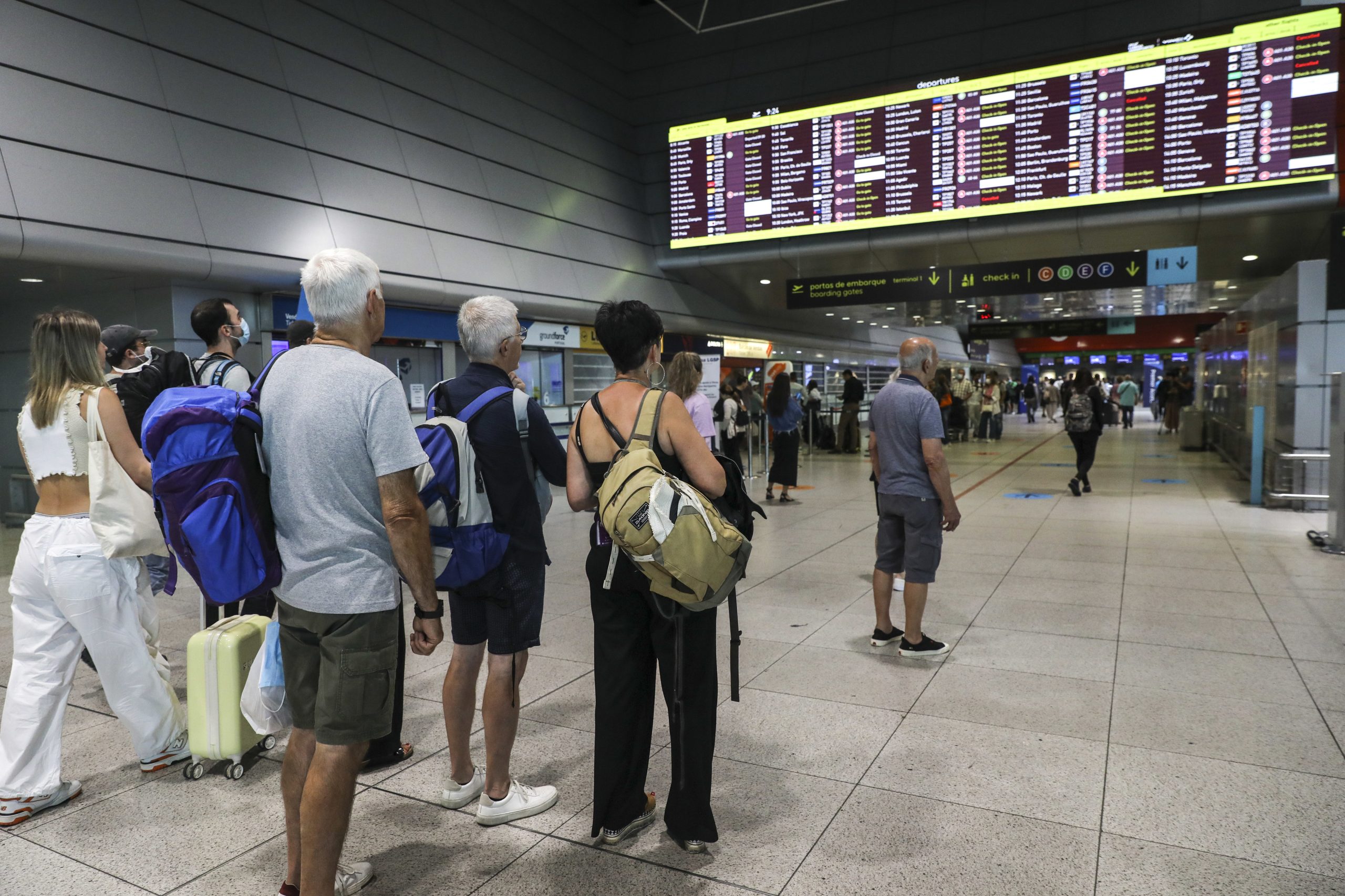 Mais viagens. Registados mais passageiros nos aeroportos nacionais até novembro