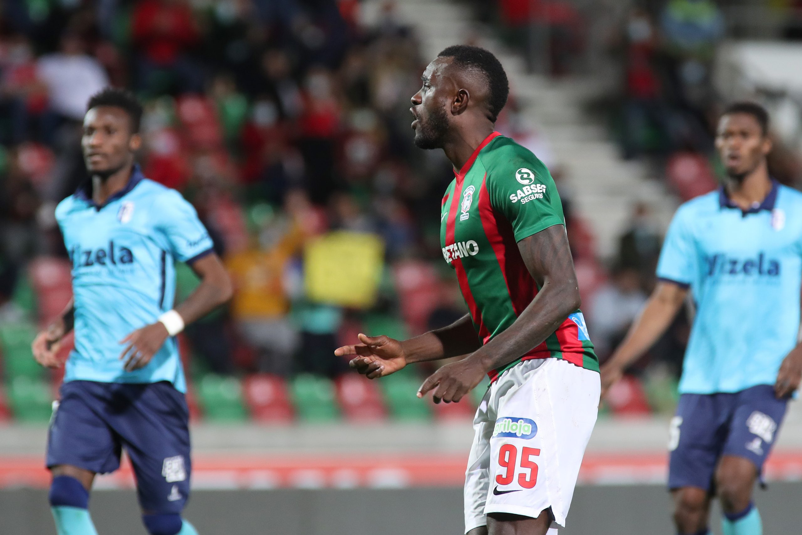 Marítimo vence Vizela e sobe ao nono lugar