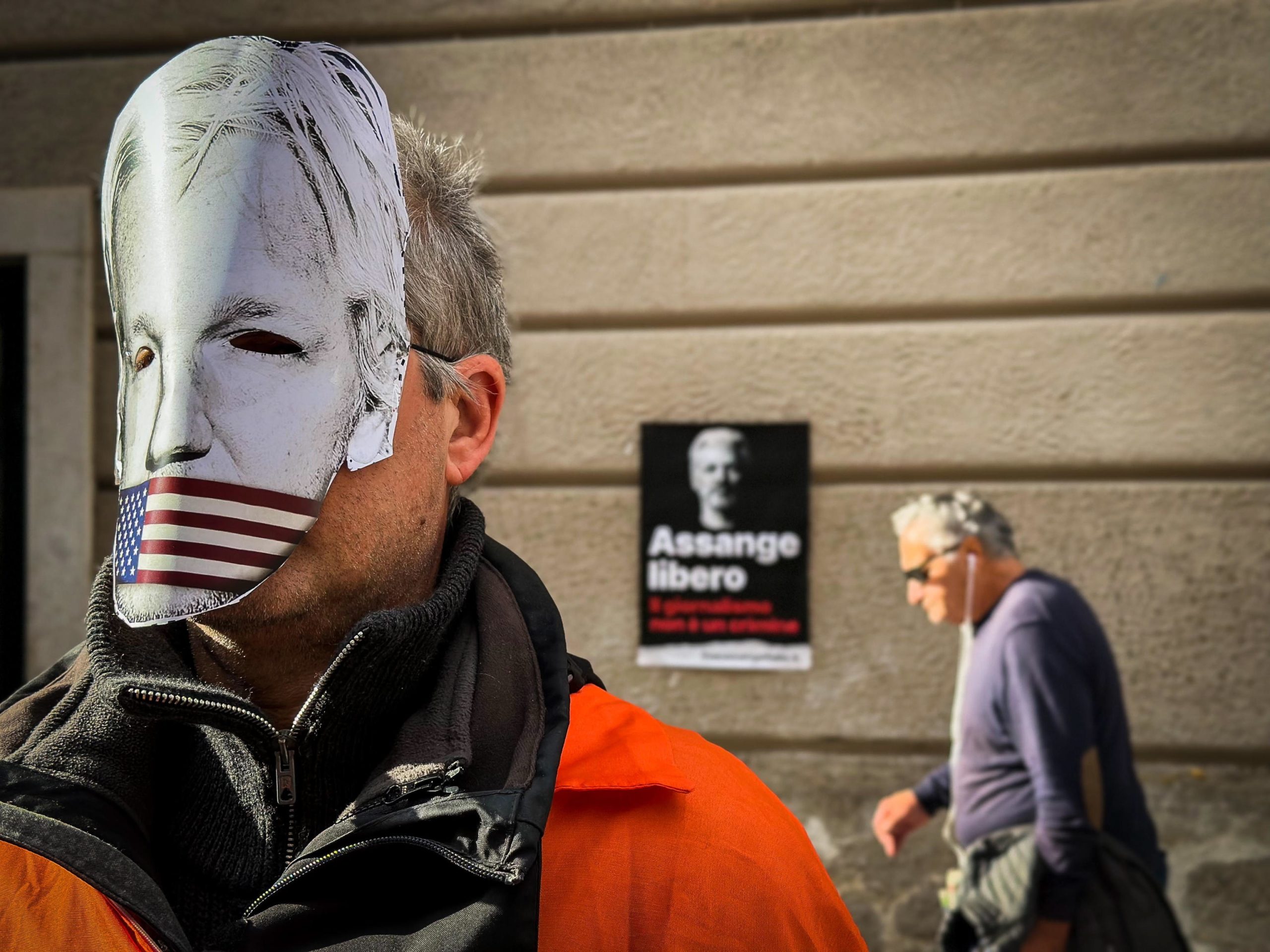 Repórteres Sem Fronteiras denunciam proibição “absurda” de visitar Assange na prisão
