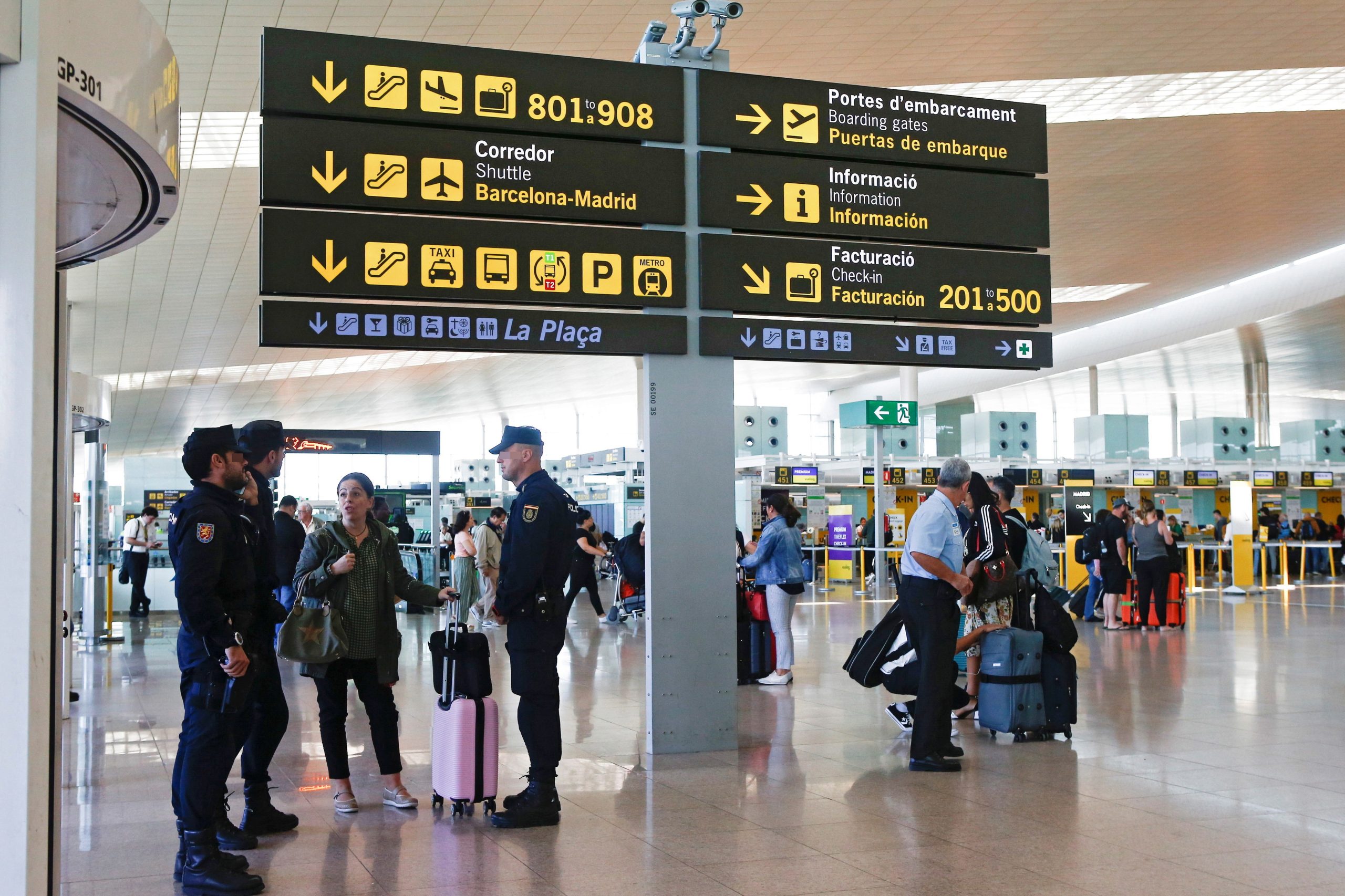 55 voos cancelados no aeroporto de Barcelona