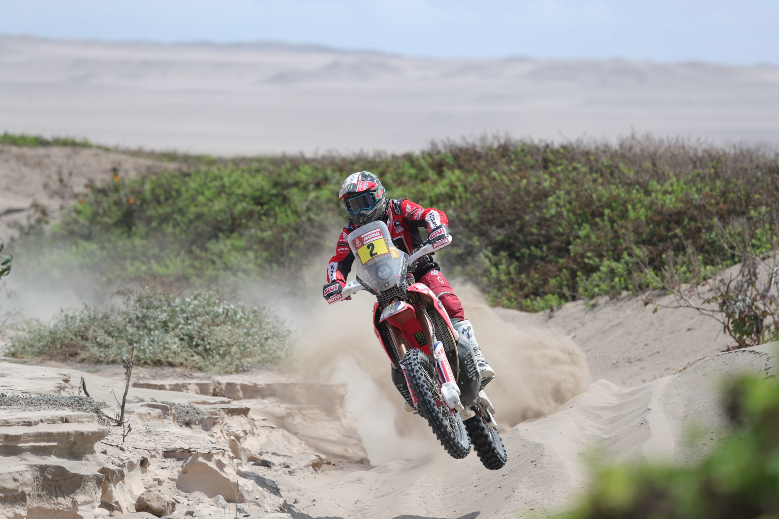 Paulo Gonçalves sobe mais uma posição nas motas em dia de nova mudança de líder no rali Dakar