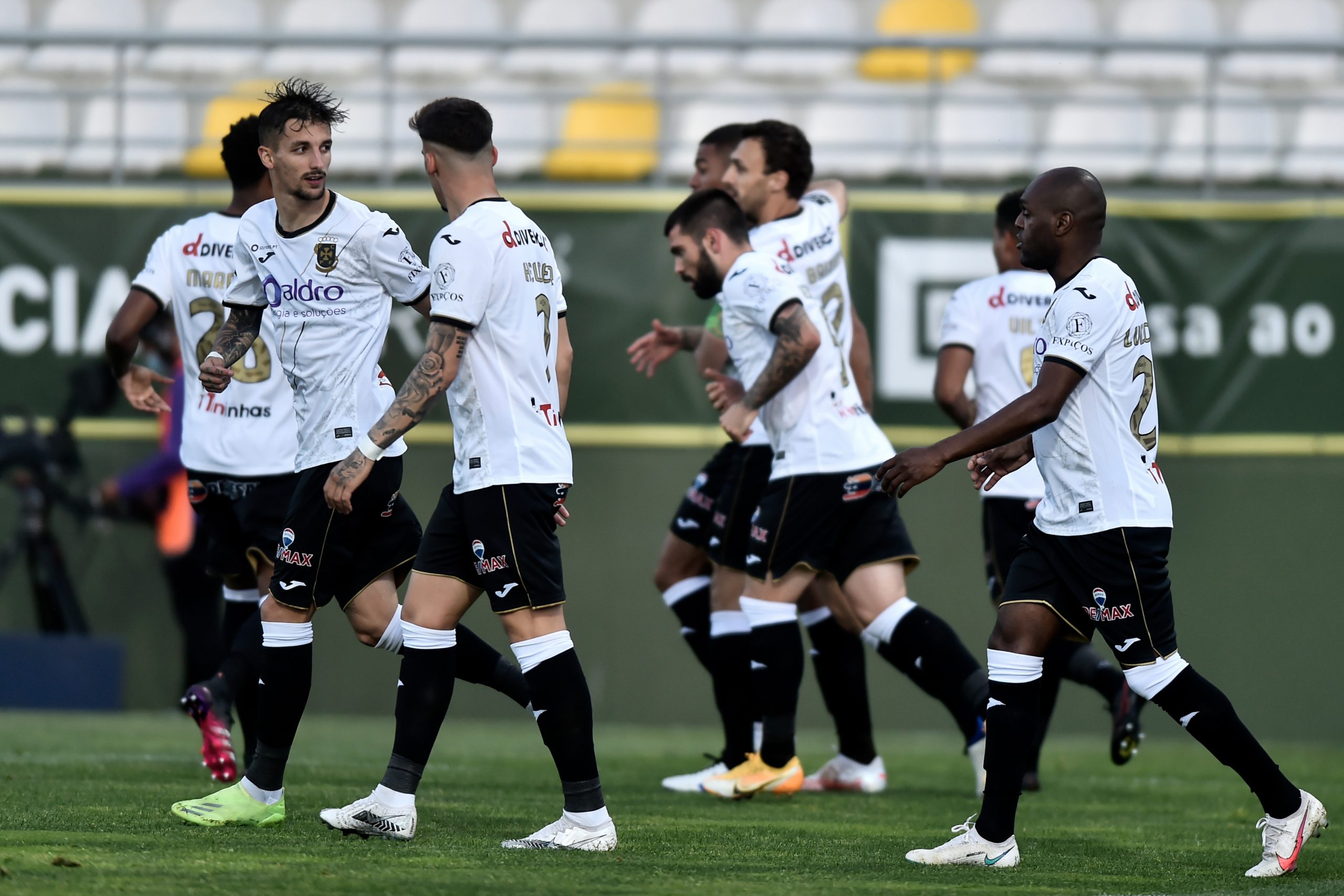 Liga Conferência Europa: Larne ou Aarhus no caminho do Paços. Ljubljana ou Birkirkara no do Santa Clara