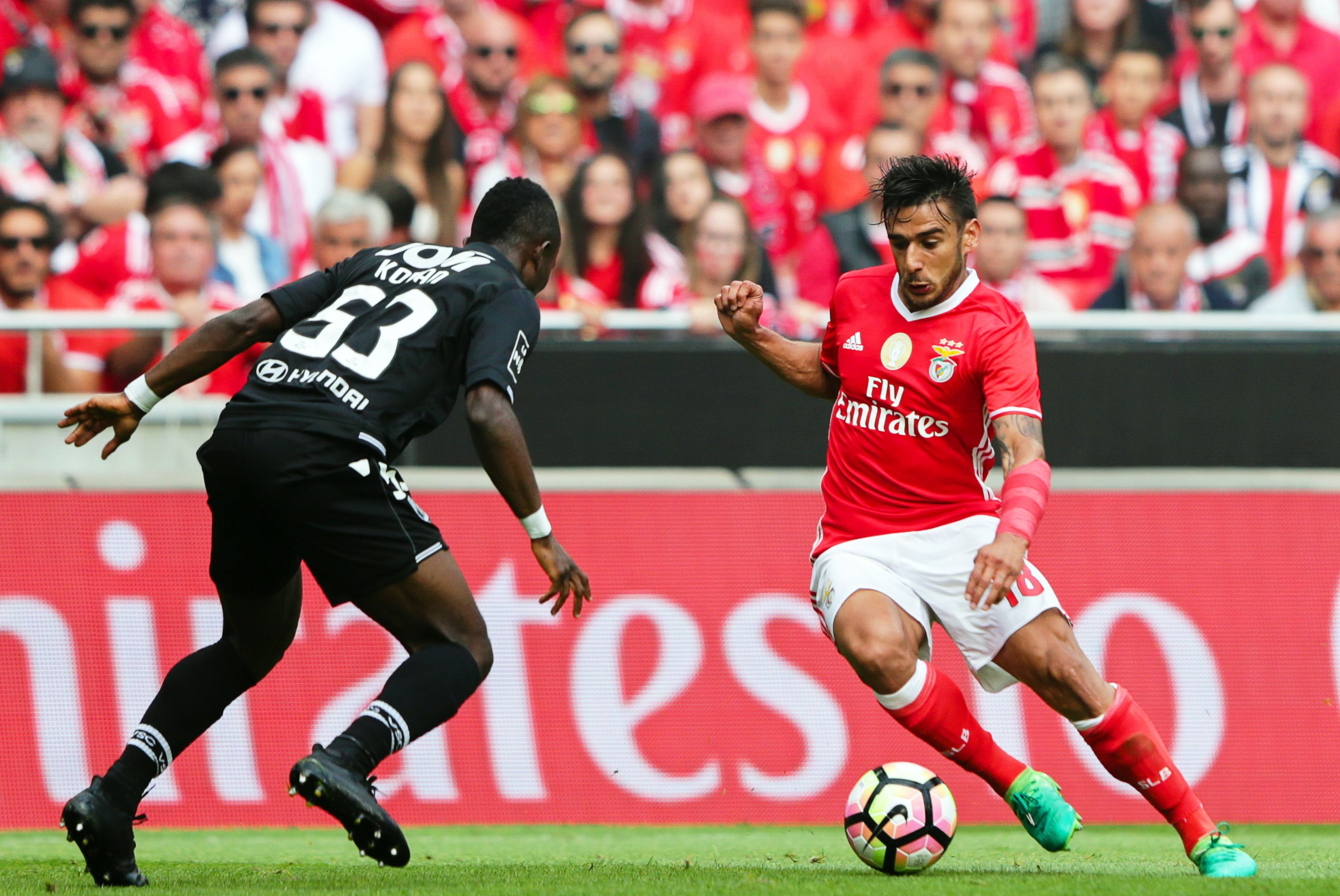 Operação ao joelho direito de Salvio decorreu “sem complicações”