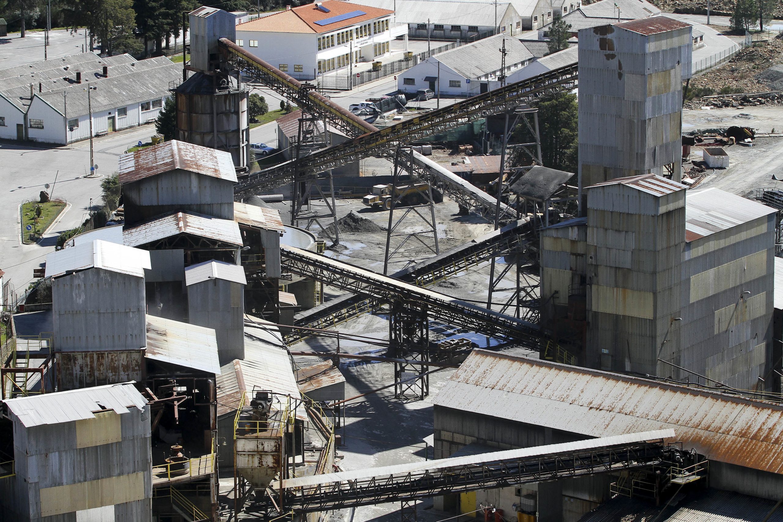 Mineiros da Panasqueira marcam greve e empresa admite suspender a produção