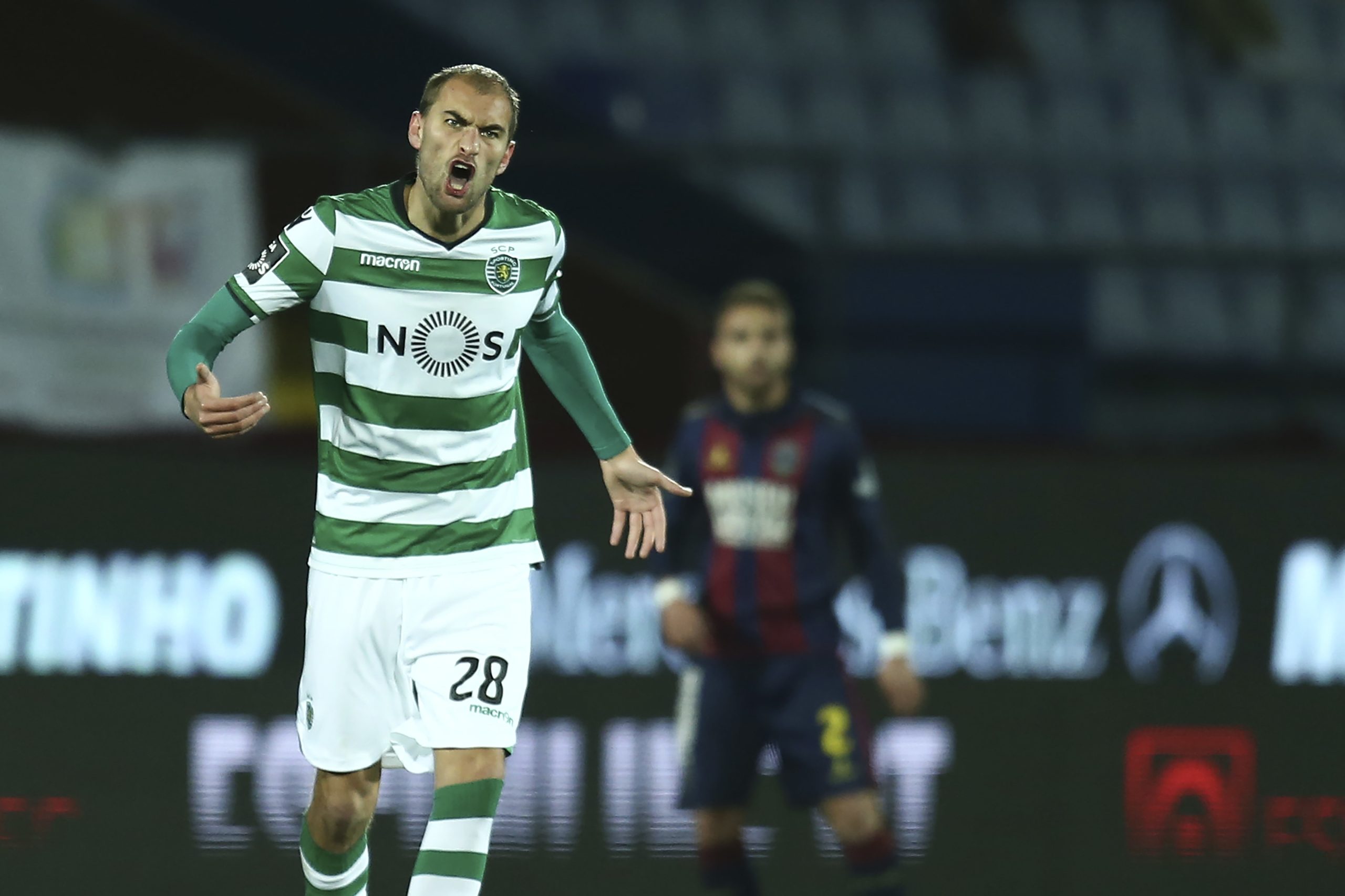Sporting vence em Chaves com ‘bis’ de Bas Dost