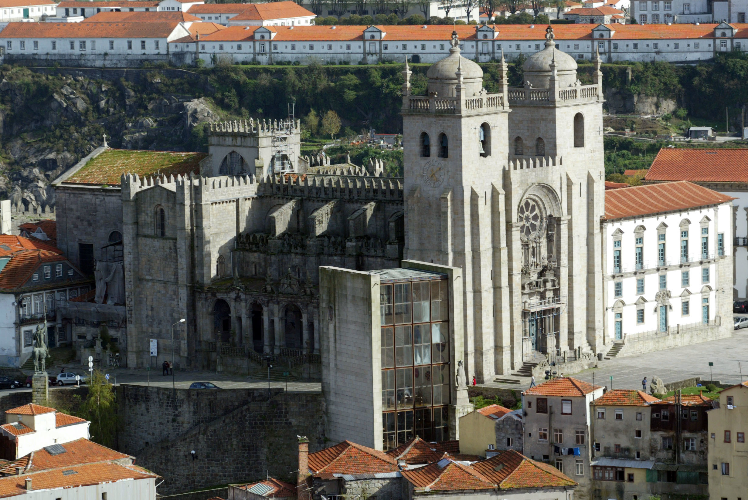 Funeral de Agustina Bessa-Luís sai terça-feira da Sé Catedral do Porto para Peso da Régua