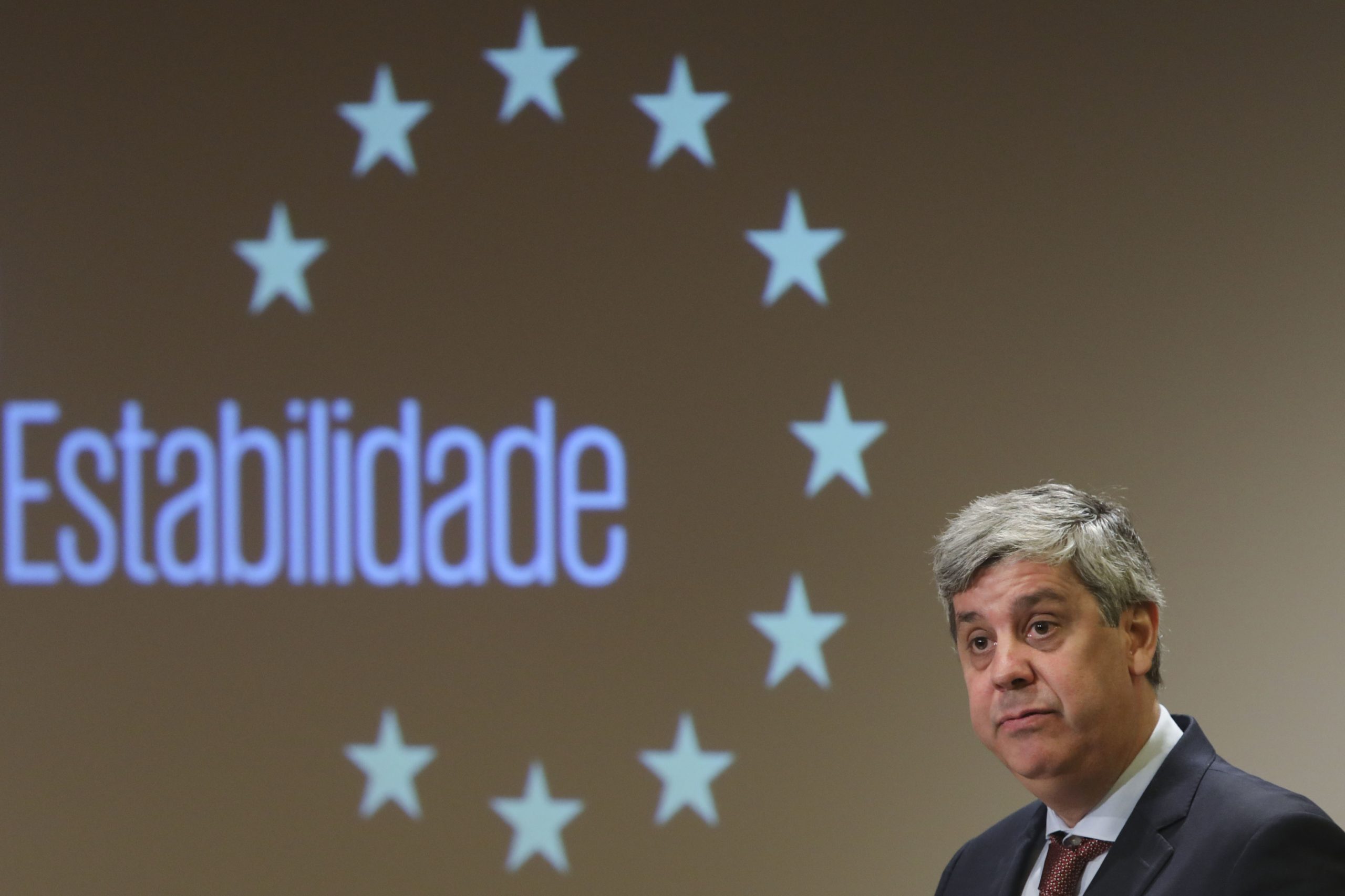 Mário Centeno diz que pressão sobre dívida de Itália não contagia Portugal