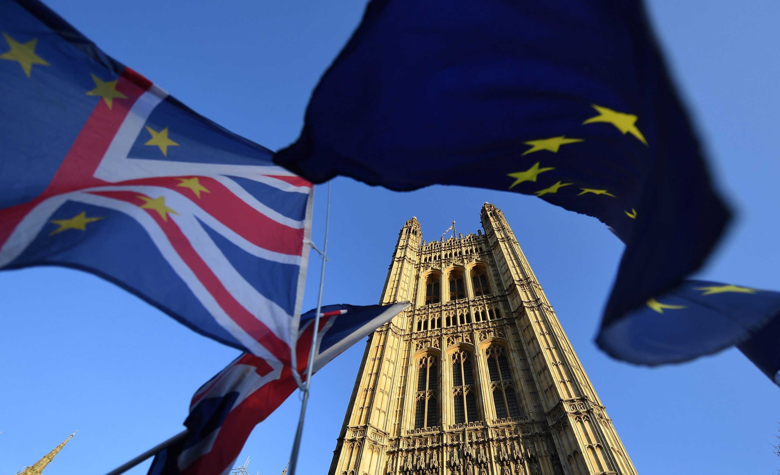 Parlamento britânico suspenso até 14 de outubro