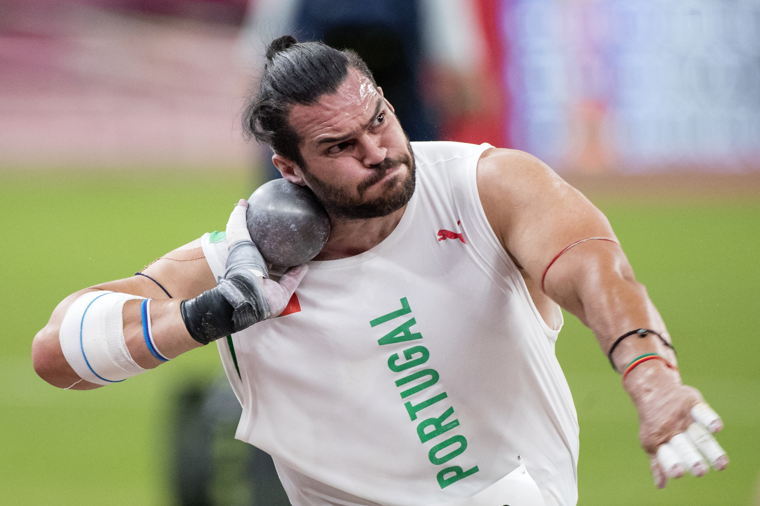Francisco Belo disputa a final do peso no segundo dia nos Mundiais de atletismo