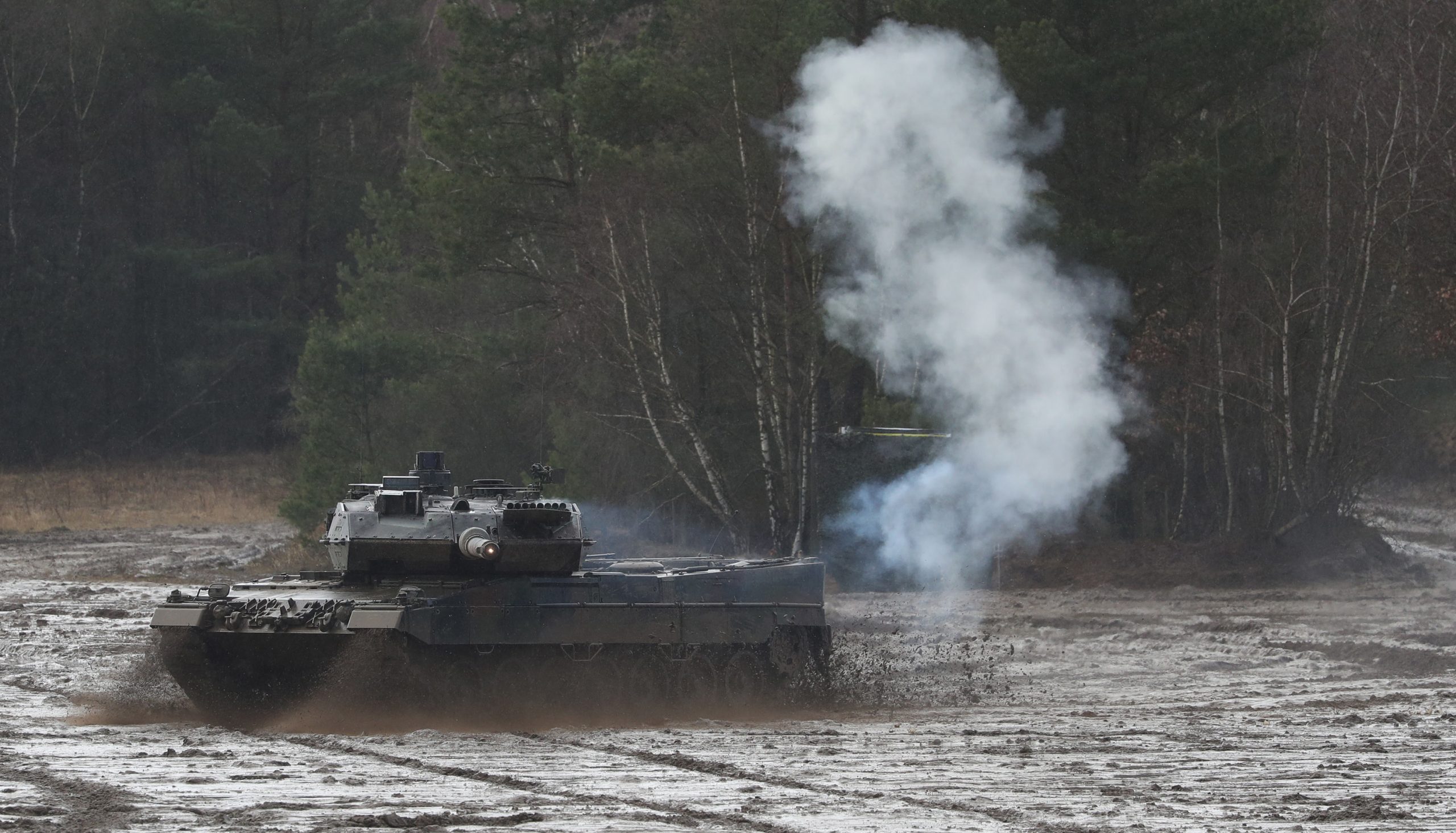 Borrell pede envio de tanques Leopard 2 para forças ucranianas