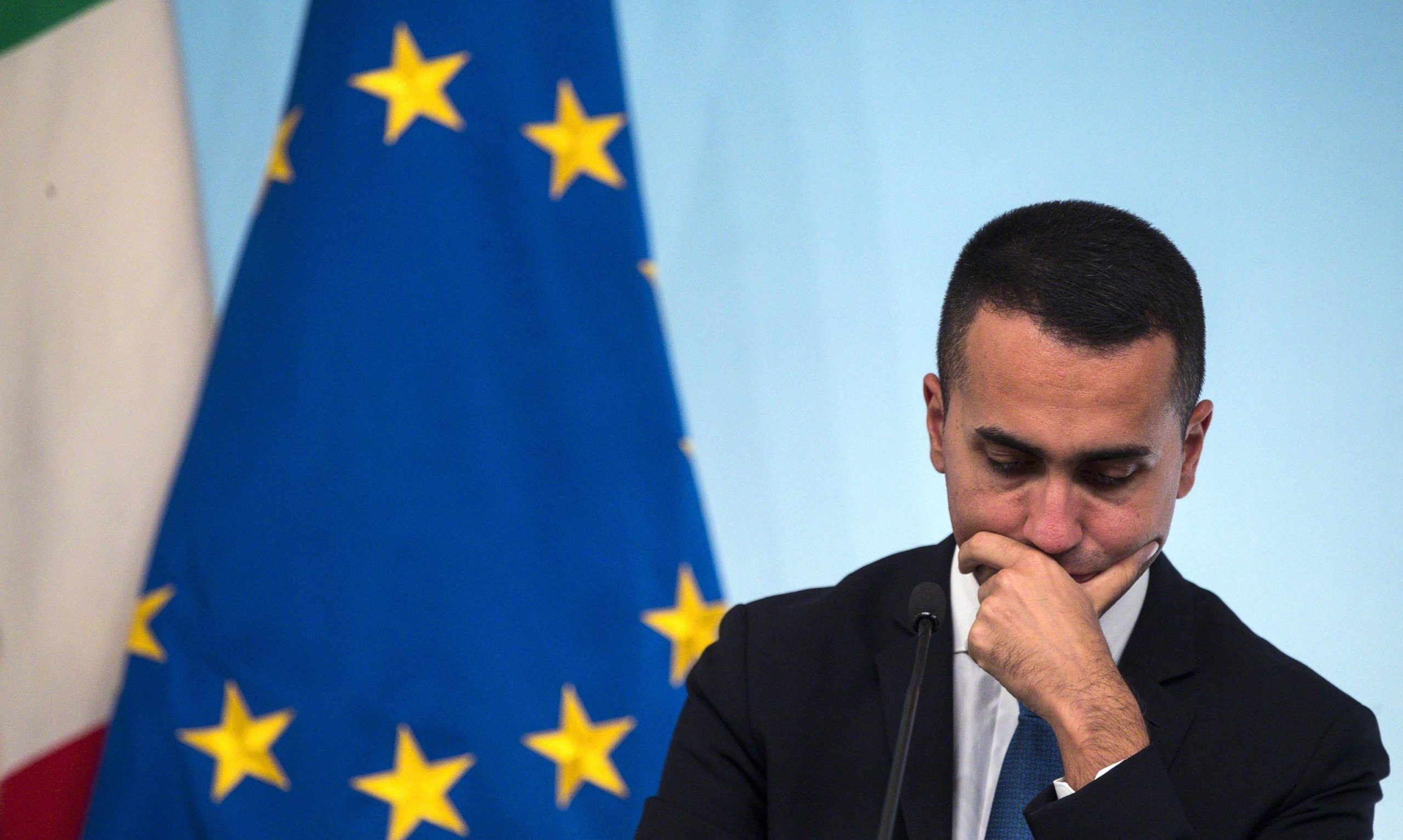 Luigi Di Maio acusa Draghi  de “envenenar ambiente” com avisos sobre Itália