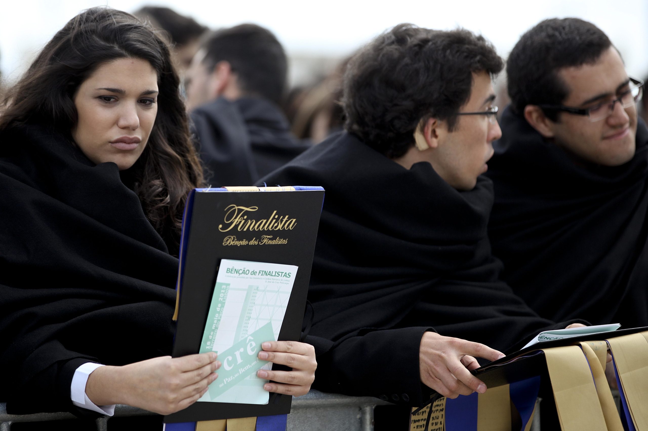 Há menos desemprego entre recém-licenciados em 2022, mas mais alunos desistem no 1º ano