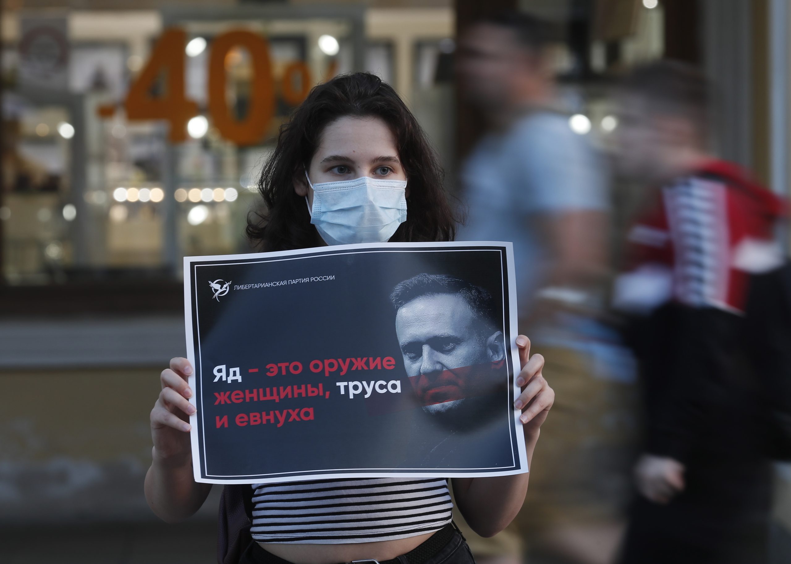 Médicos recusam transportar para Berlim líder da oposição russa, internado por suspeita de envenenamento