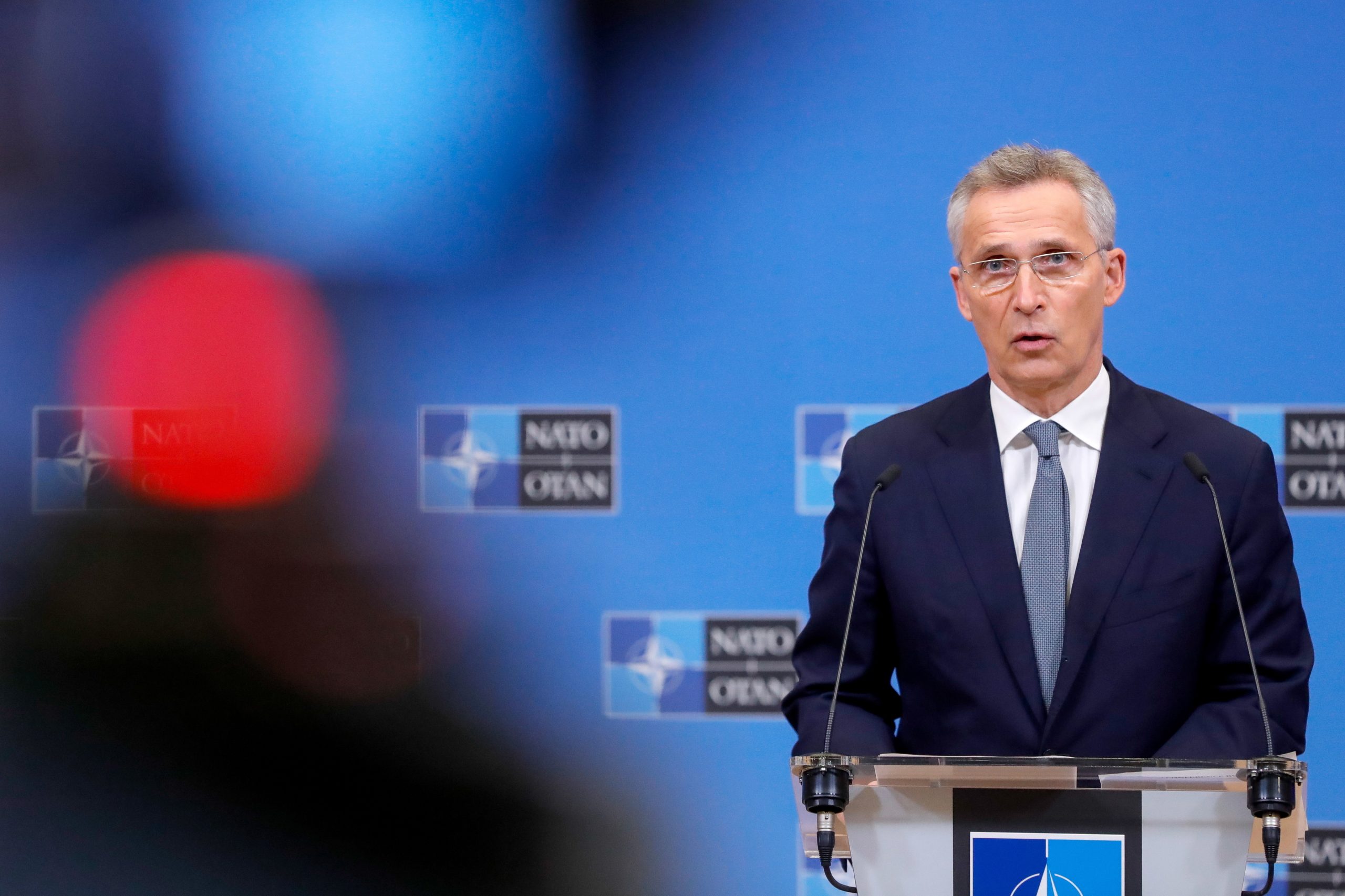 Ucrânia: NATO afirma que Rússia continua a reforçar presença militar nas fronteiras