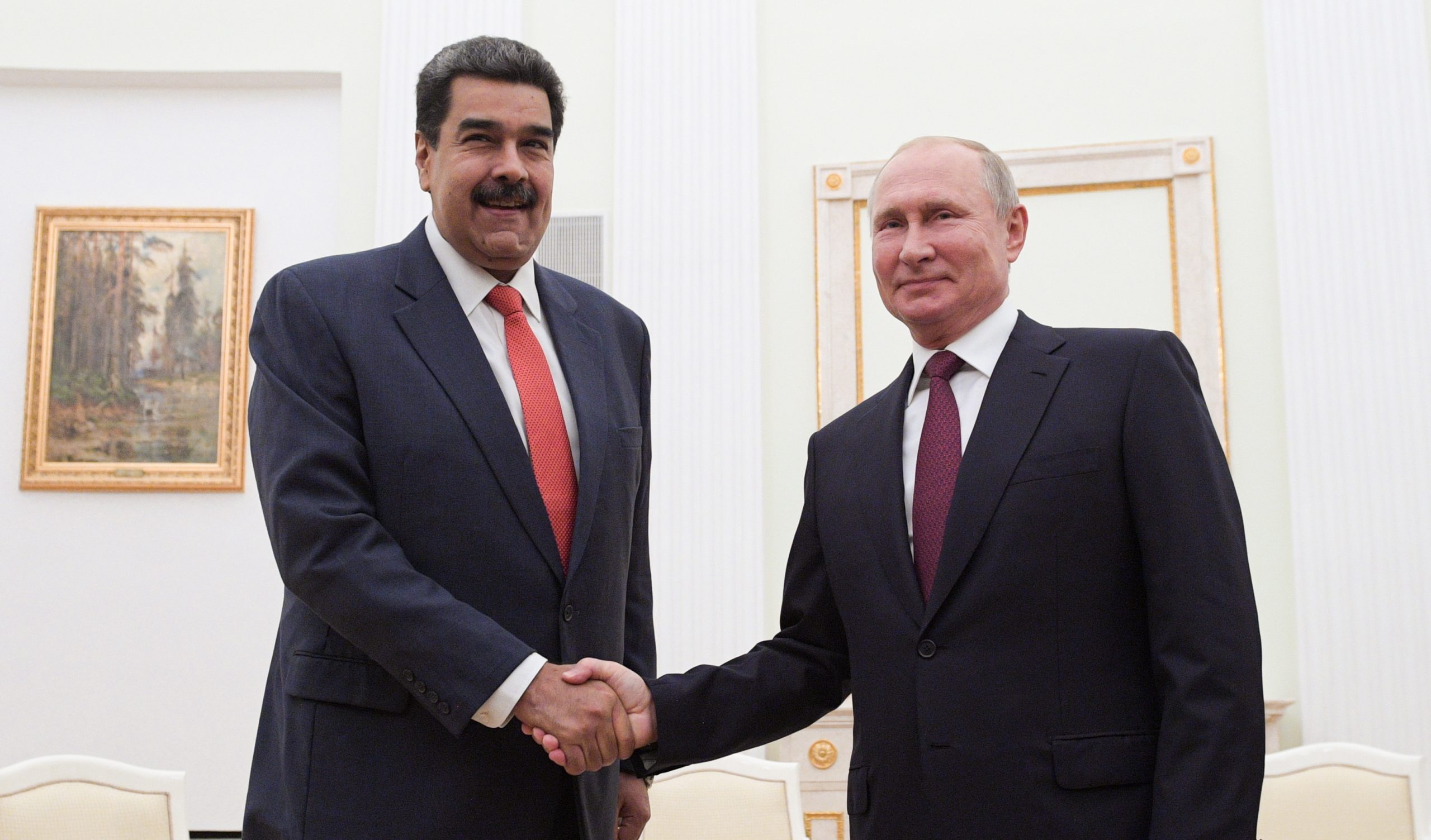 Putin reitera a Maduro apoio a “todas as autoridades legítimas” na Venezuela