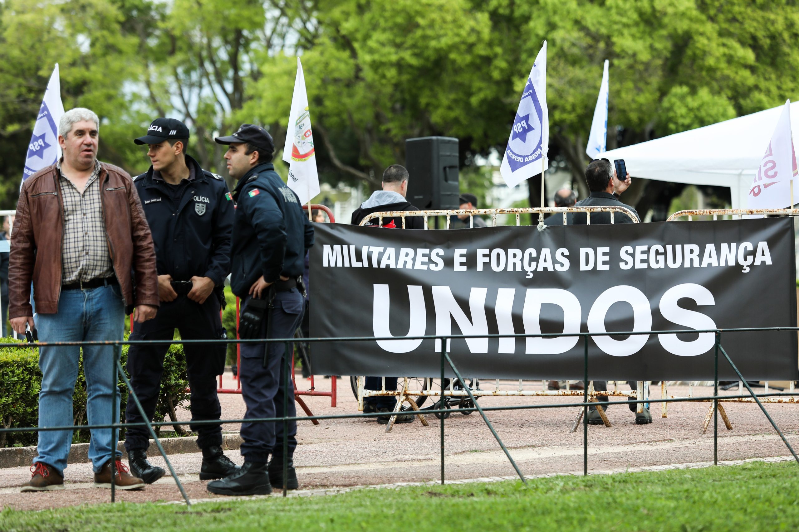 Polícias e militares continuam vigília após encontro com chefe da casa militar da Presidência da República