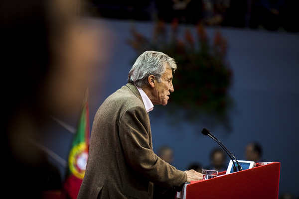 Jerónimo de Sousa quer o fim dos “estrangulamentos” provocados pelo Euro e para dívida