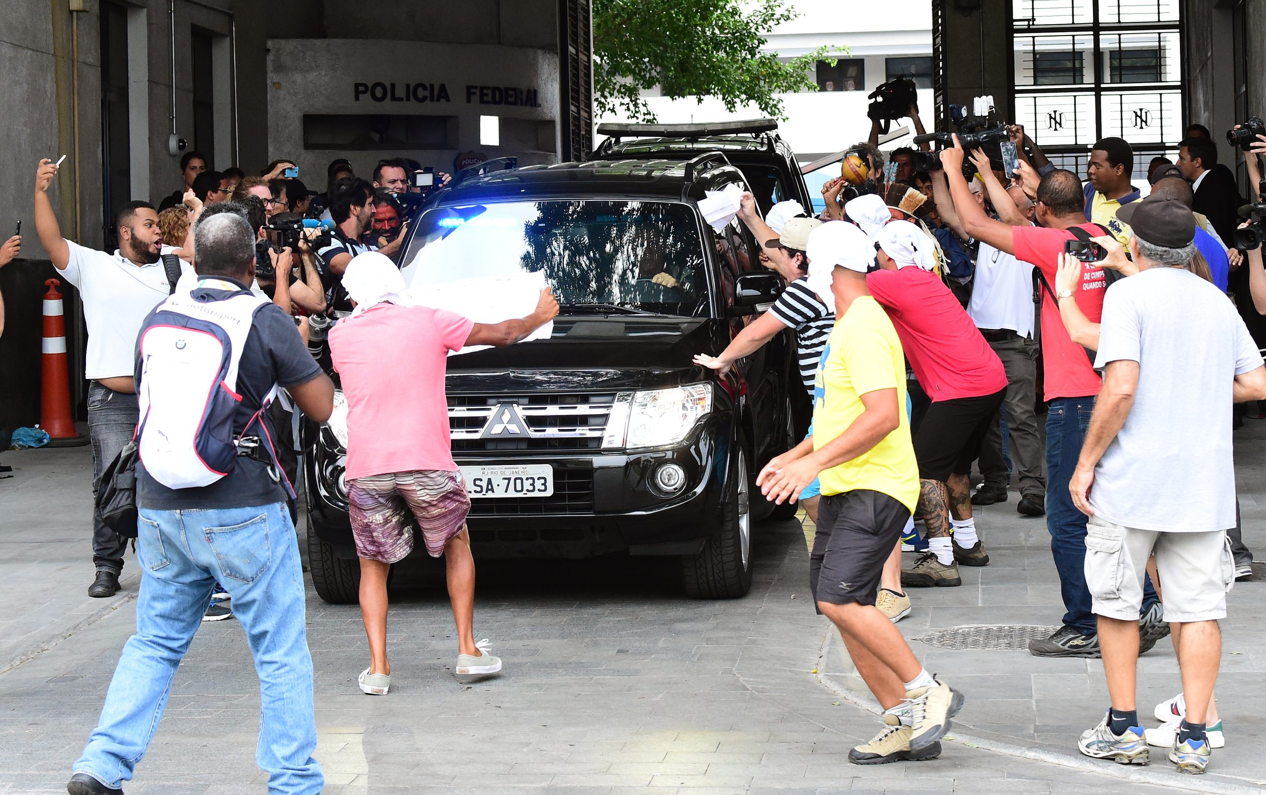 Lava Jato: Ex-governador brasileiro condenado a 14 anos de prisão por corrupção