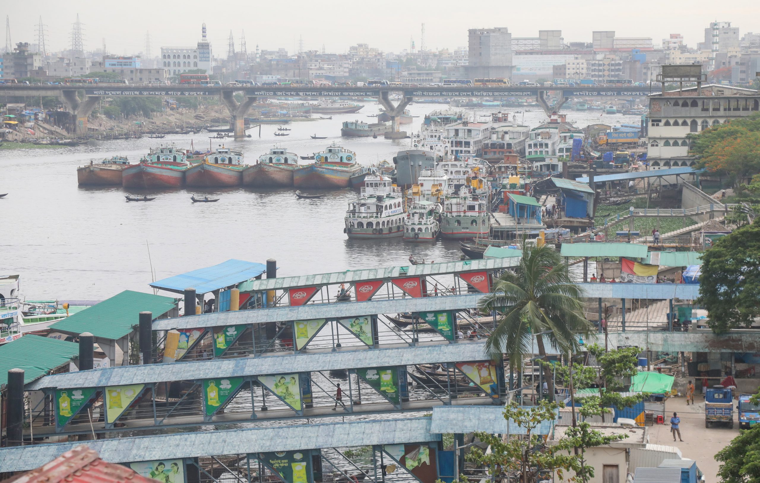Bangladesh: 800.000 pessoas fogem das suas casas devido a ciclone violento