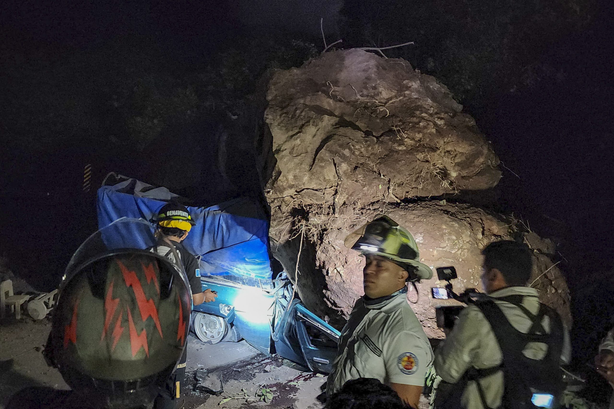 Sismos deixam sete pessoas soterradas na Guatemala