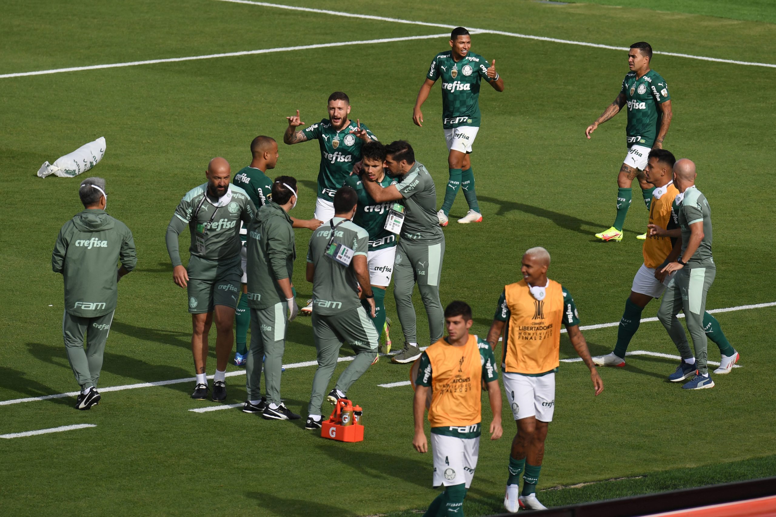 Palmeiras de Abel Ferreira derrota Flamengo e vence Libertadores pela segunda vez consecutiva