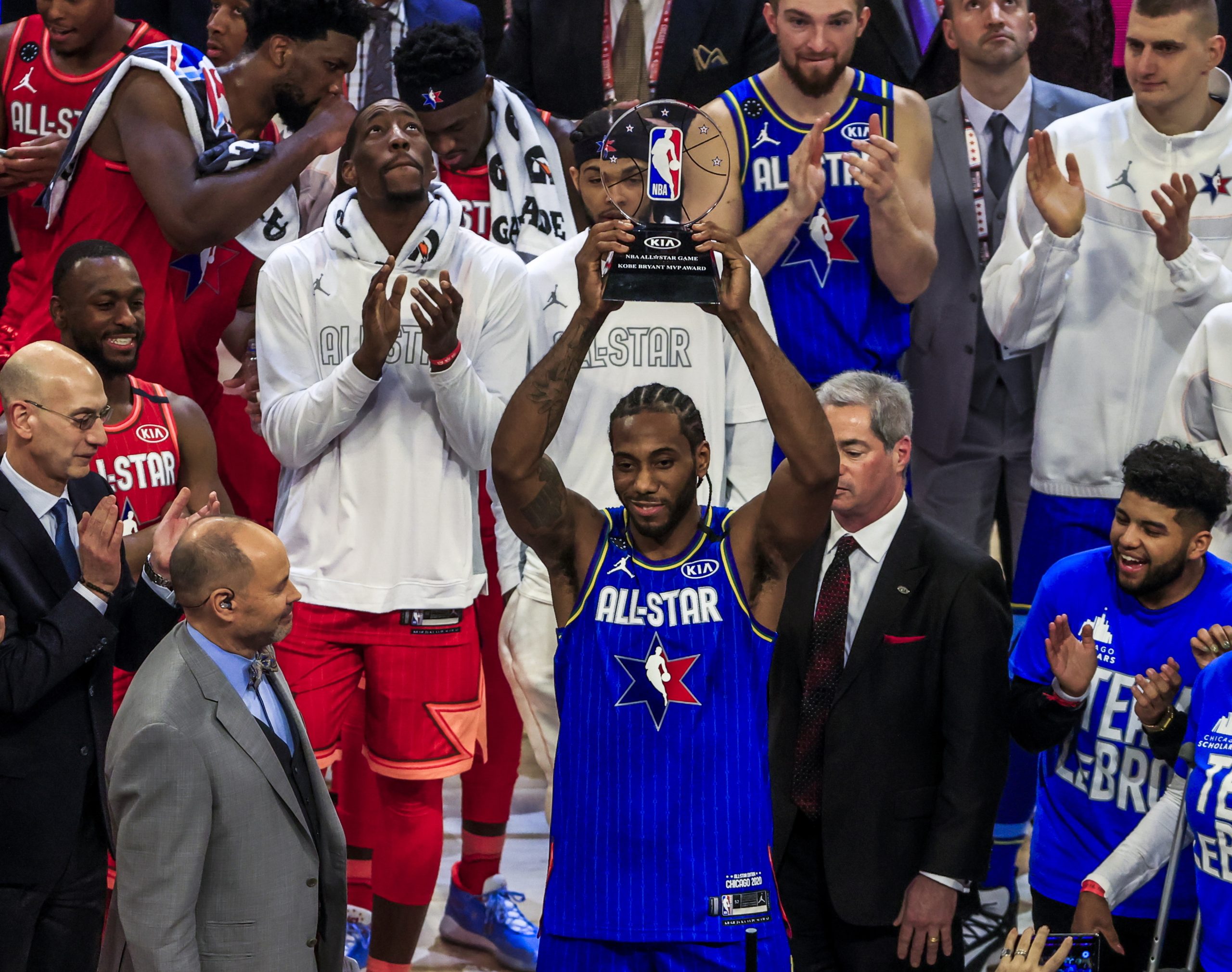 O efeito “Kobe”. Lutou-se como nunca neste All Star Game e no fim LeBron ganhou