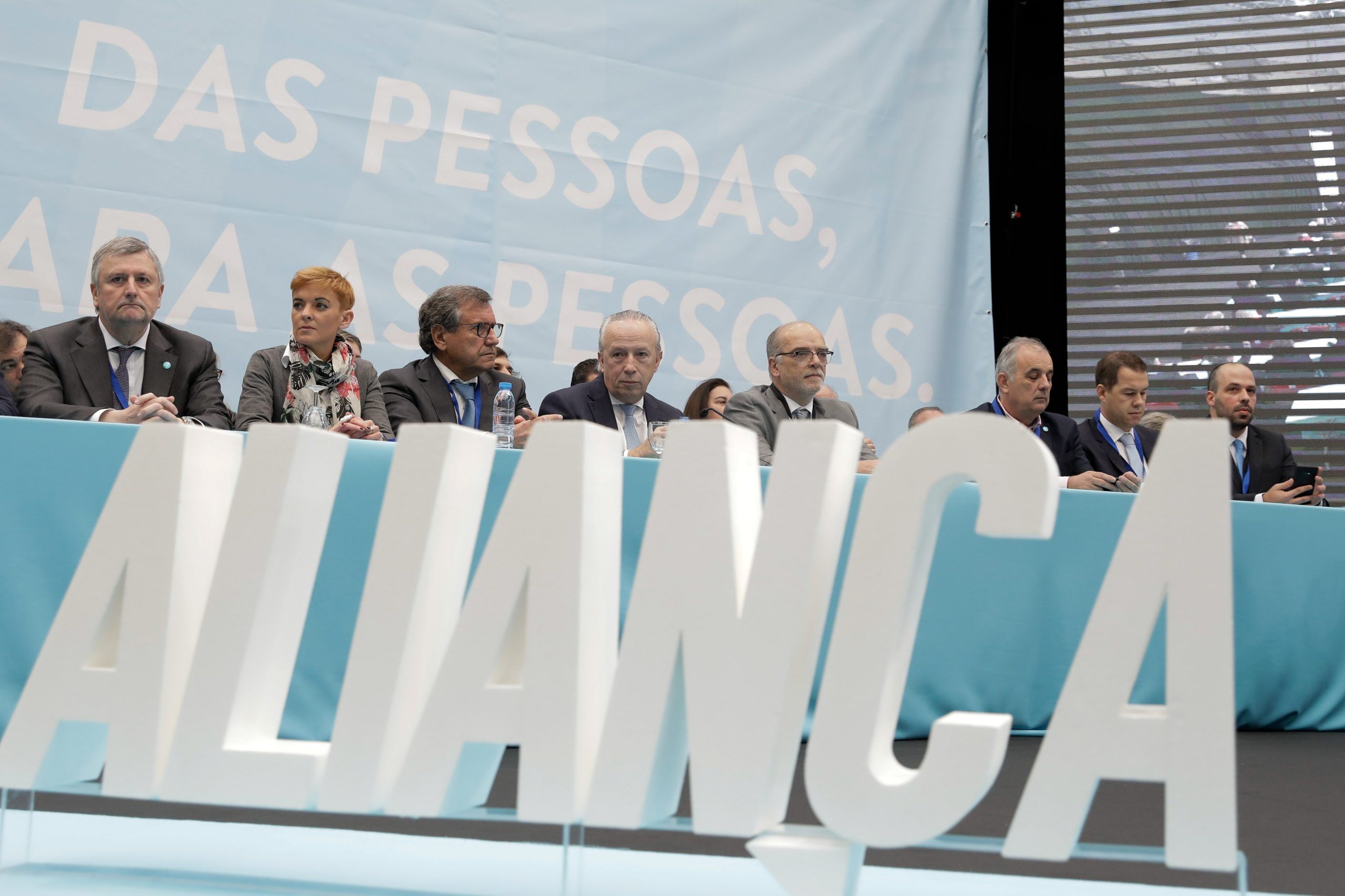 Aliança aprovaria moção de censura ao Governo apresentada pelo CDS-PP