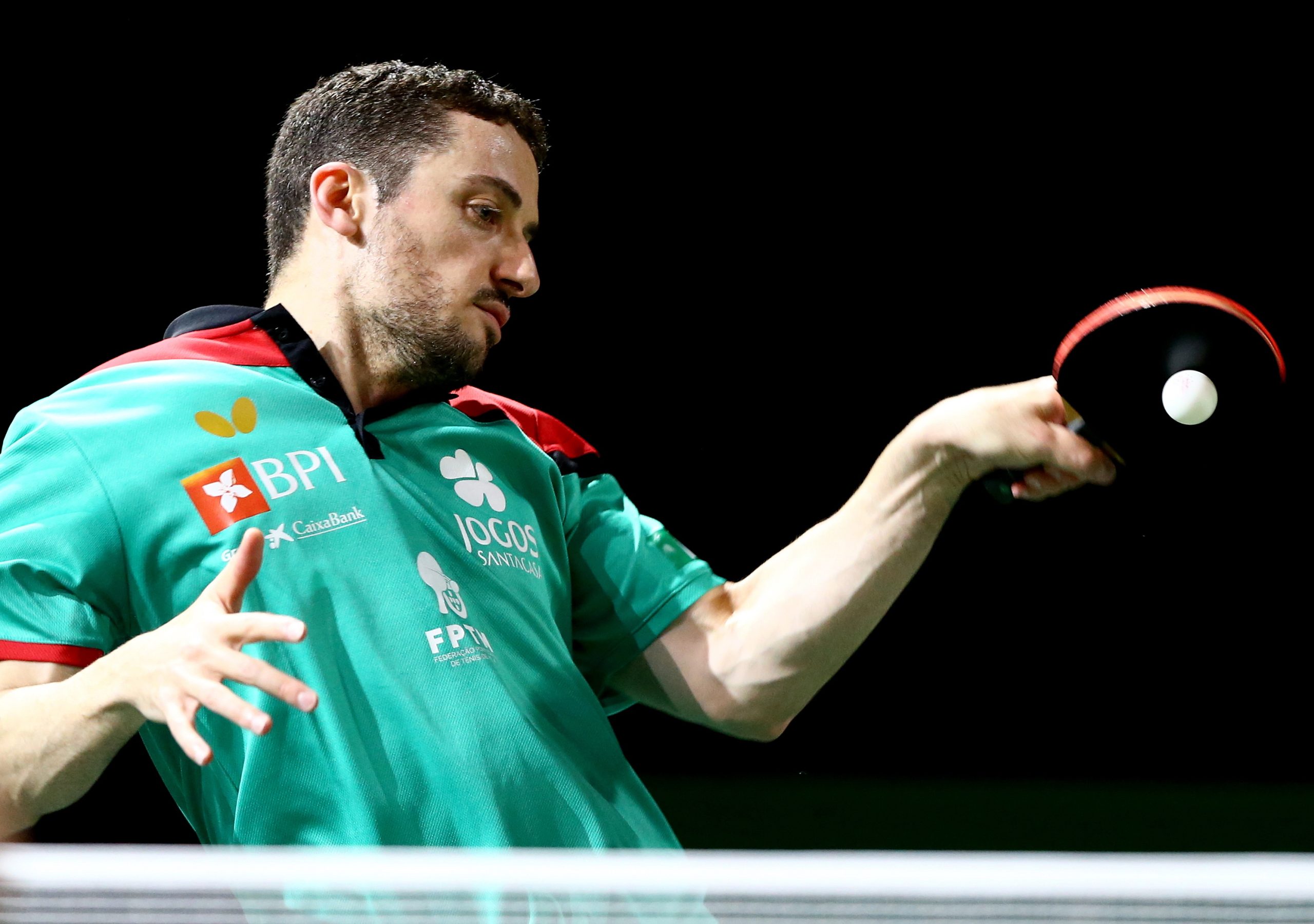 Seleção masculina de ténis de mesa garante ‘meias’ dos Europeus de equipas