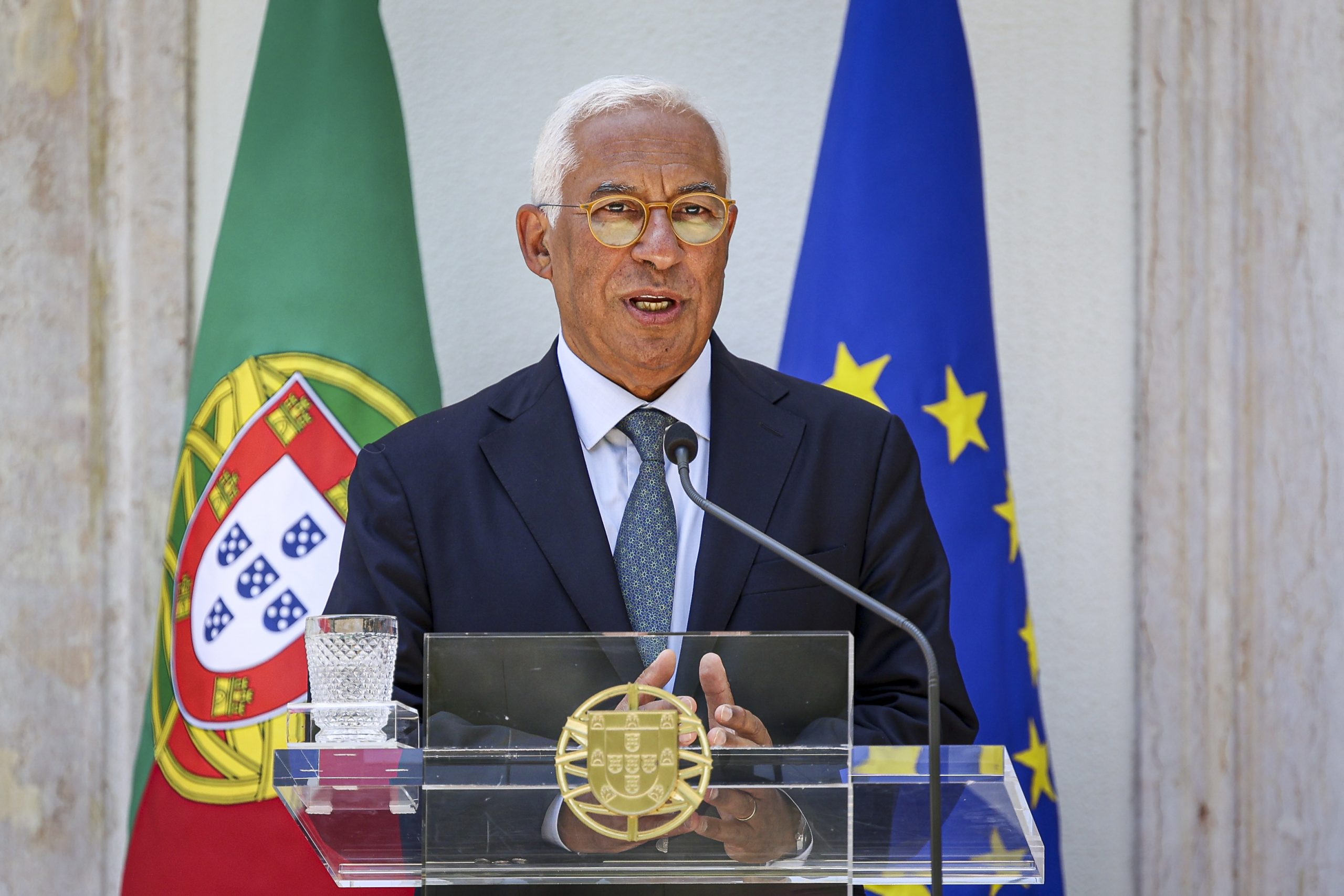 Caso das gémeas: maioria dos partidos quer saber se Costa teve intervenção