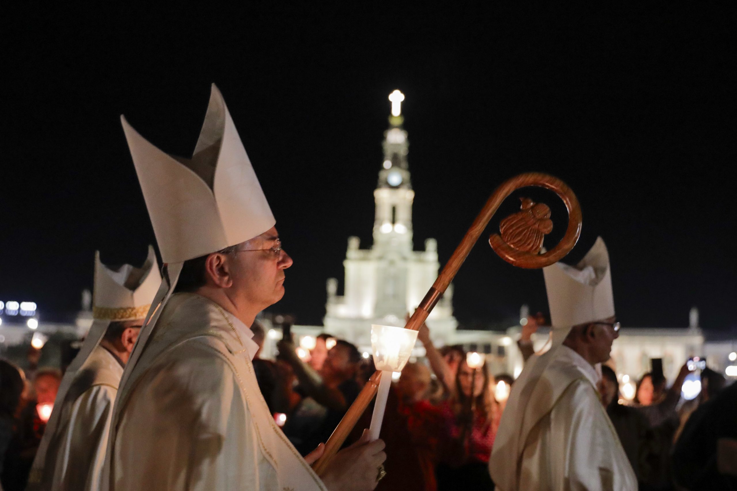 Peregrinos em Fátima rezam pelo “dom da paz para a terra de Jesus” e para a Ucrânia