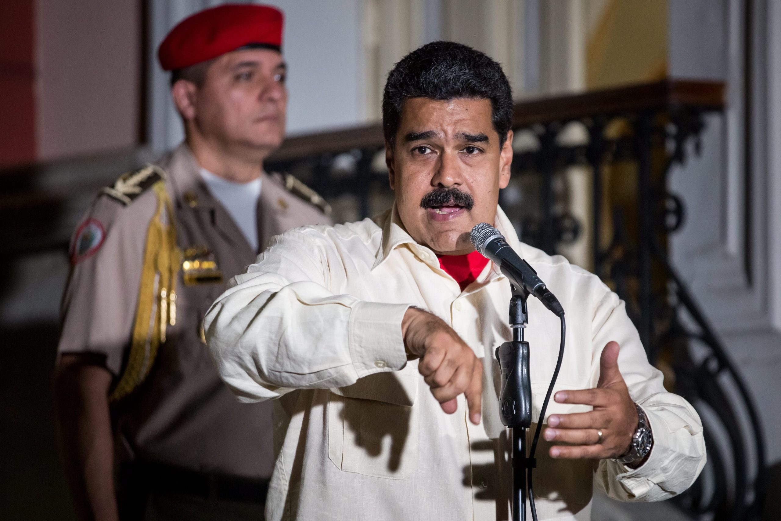 Presidente venezuelano diz que Michel Temer é um “sicário” e compara-o a Pinochet