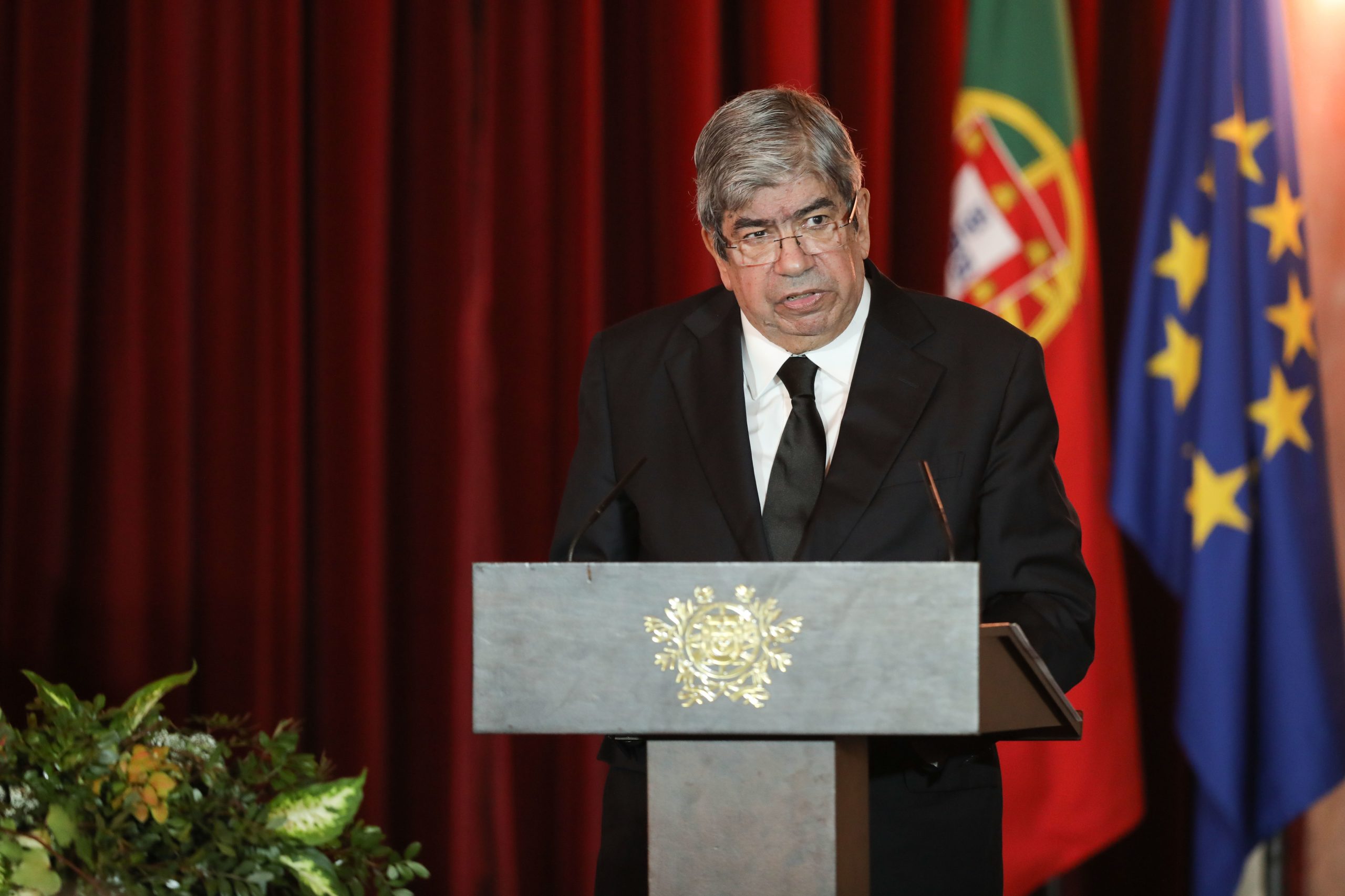 Ferro Rodrigues diz que Portugal tem condições para discutir regionalização após eleições