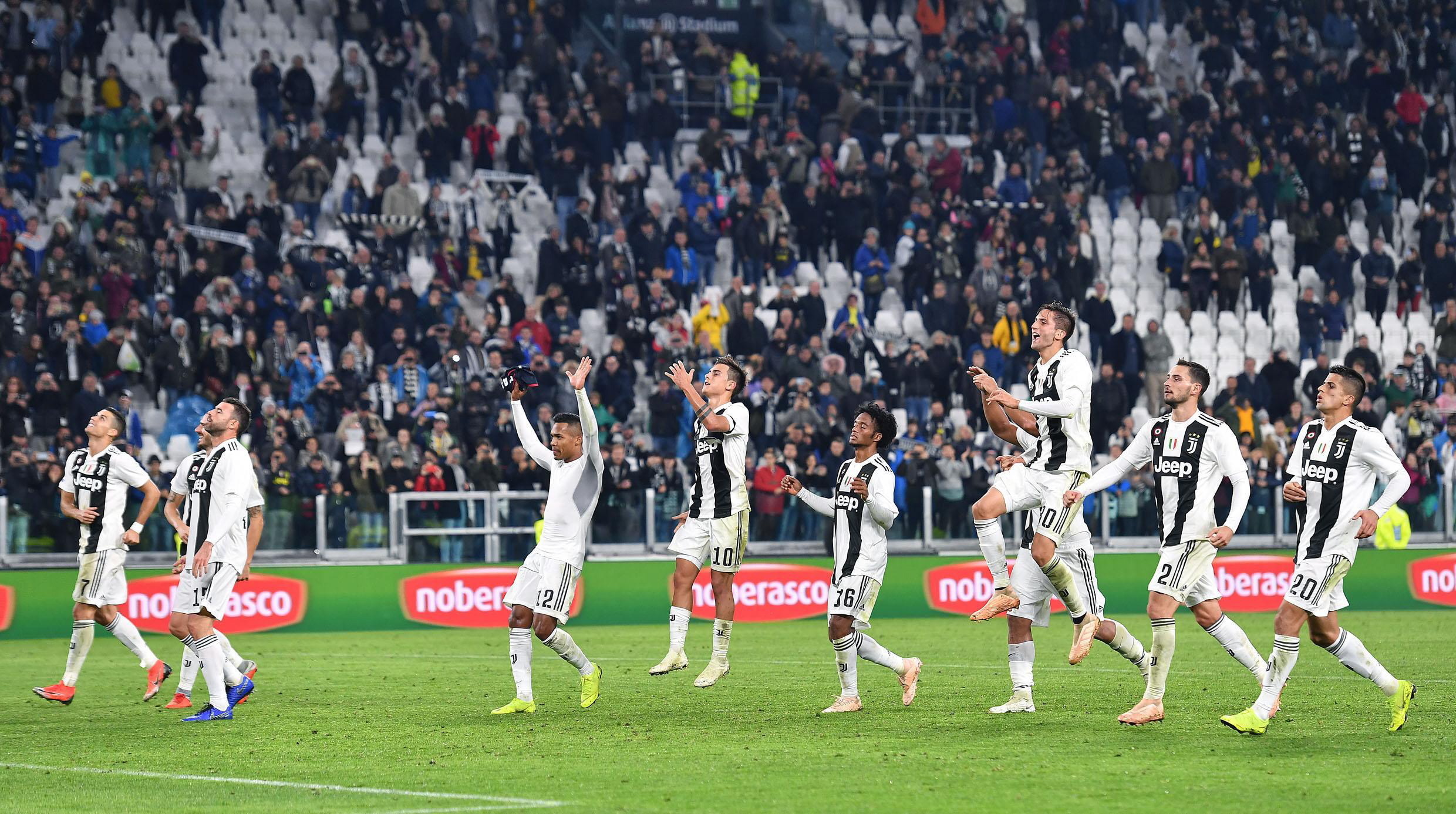 Juventus ganha sem golos de Ronaldo, João Mário marca na goleada do Inter