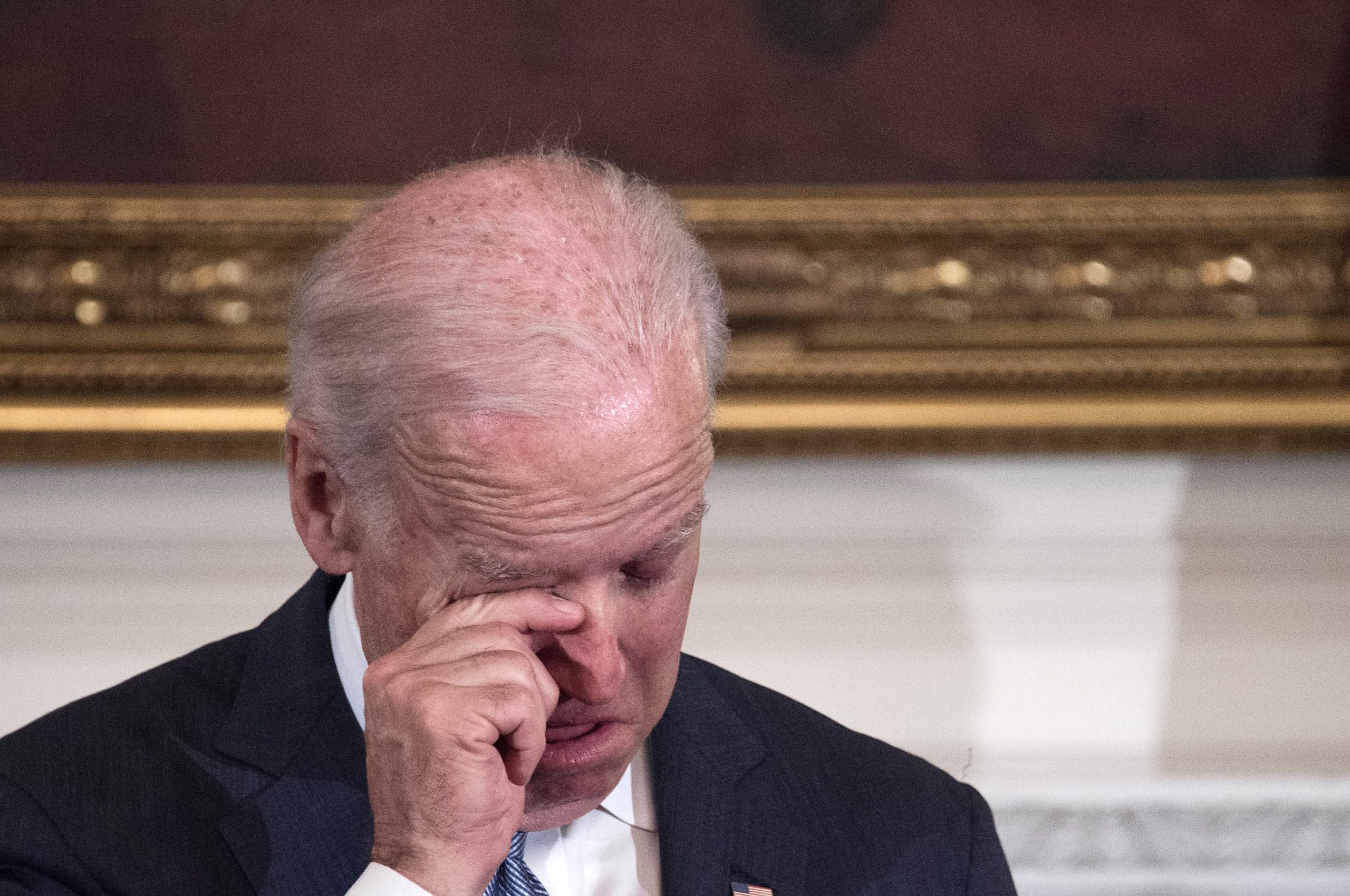 Obama condecorou-o e Biden chorou