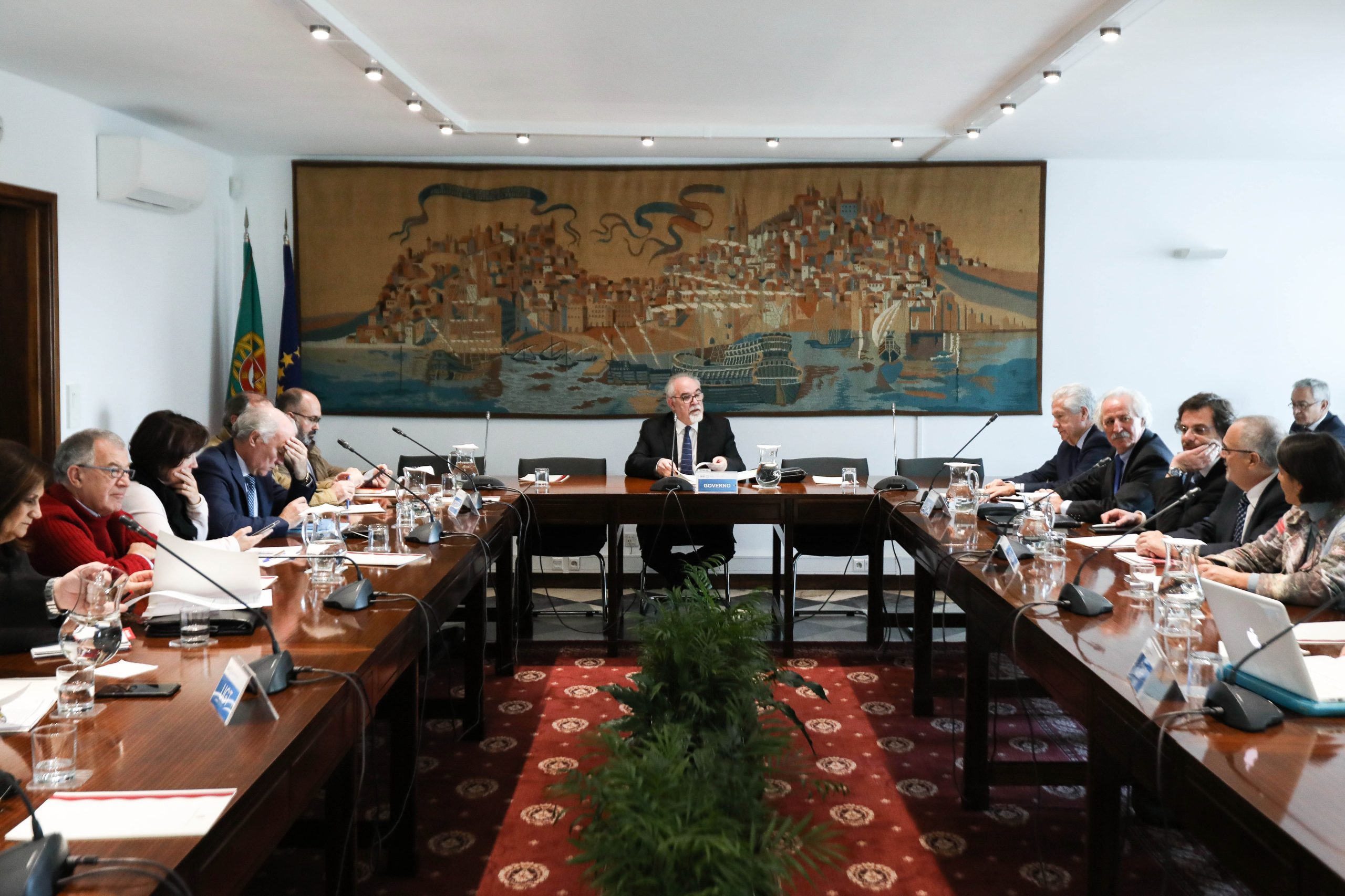 Parceiros sociais reúnem-se hoje para discutir formação profissional