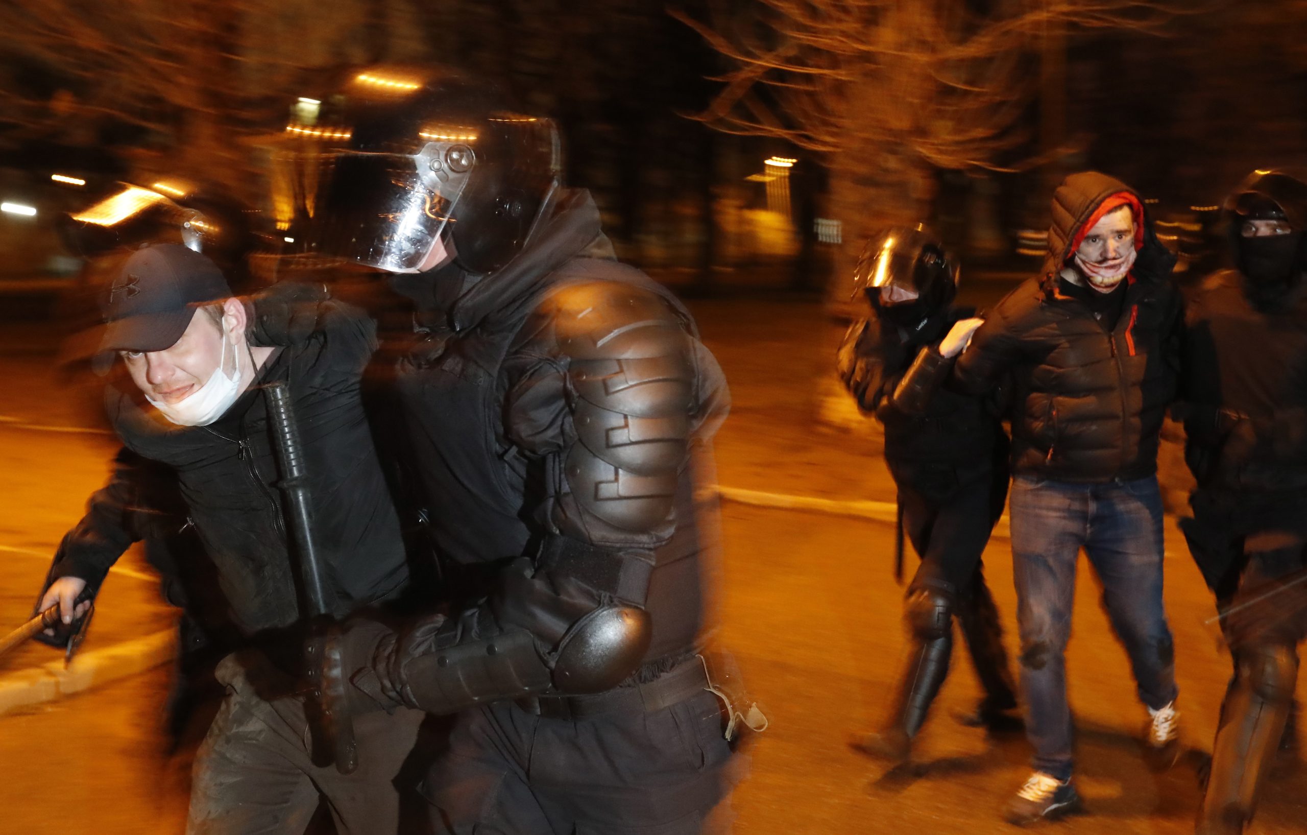 Polícia russa deteve 1.784 apoiantes de Navalny durante manifestações de apoio