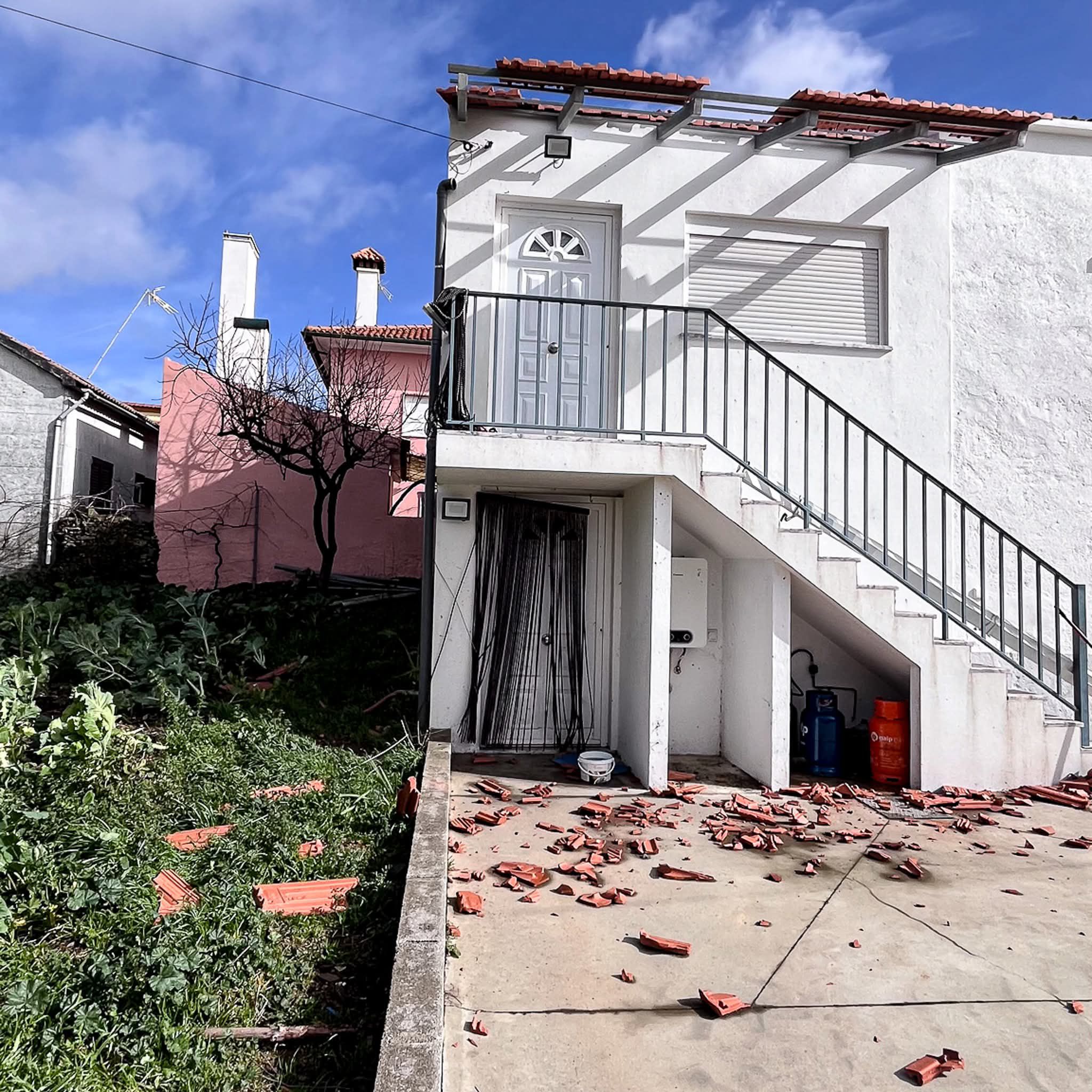 “Viemos às pressas e só encontrámos destruição”. Tempestades obrigam emigrantes a regressar e a assumir prejuízos avultados