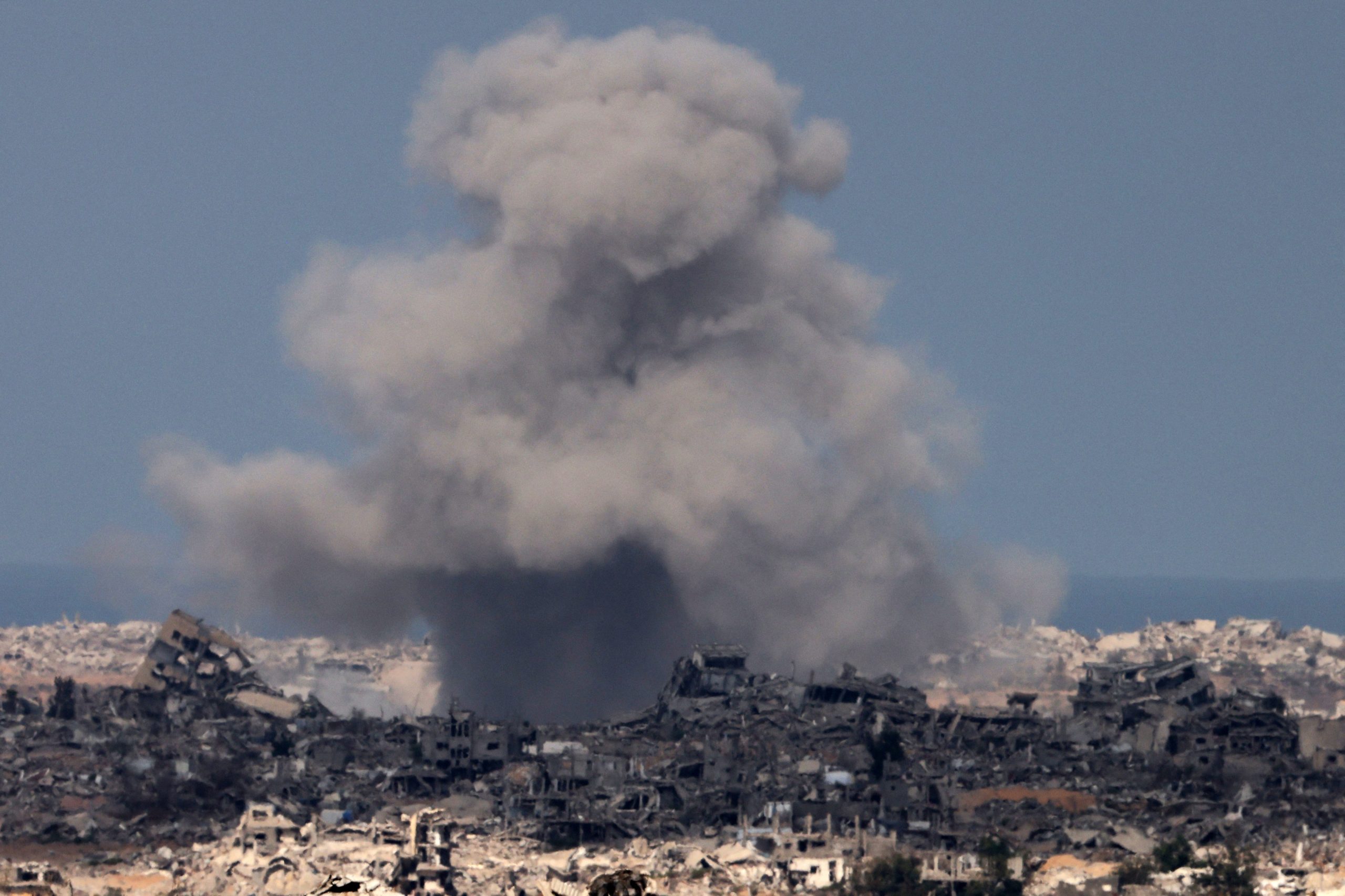Irão ameaça atacar instalações nucleares israelitas