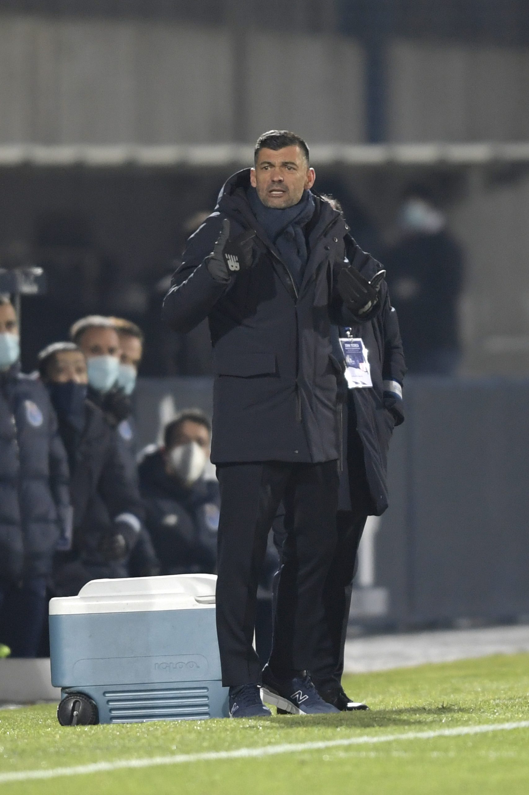 Adiado julgamento de diplomata acusado por difamar treinador do FC Porto
