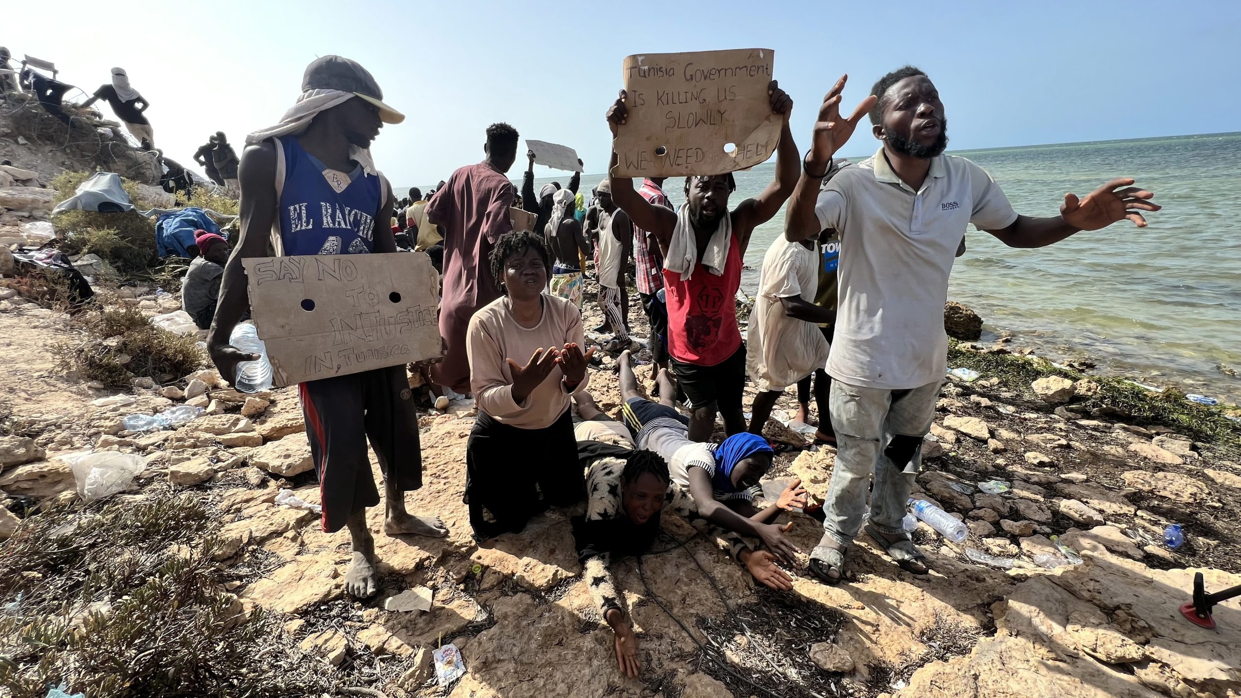Cerca de 500 migrantes da África subsaariana expulsos do centro de Sfax