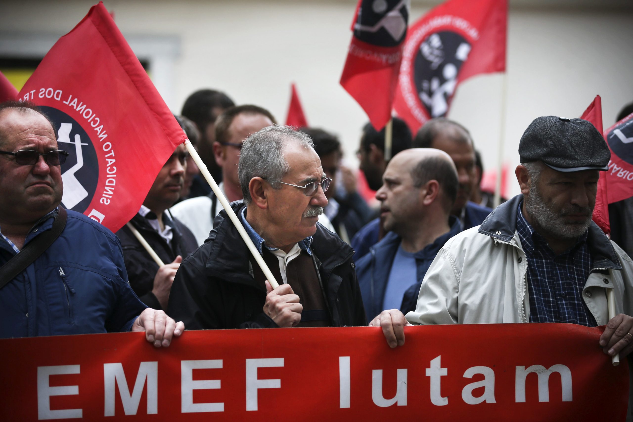 Trabalhadores da EMEF manifestam-se na Presidência do Conselho de Ministros
