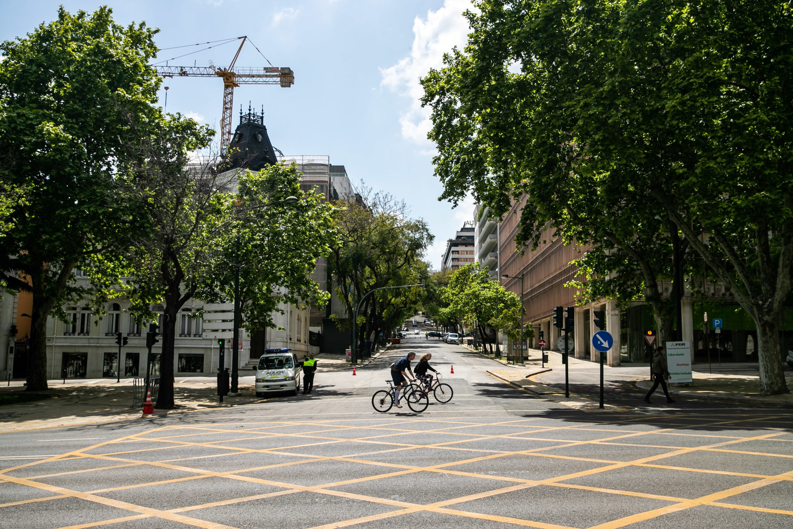 Câmara de Lisboa vai repor sentidos de circulação nas laterais da Avenida da Liberdade